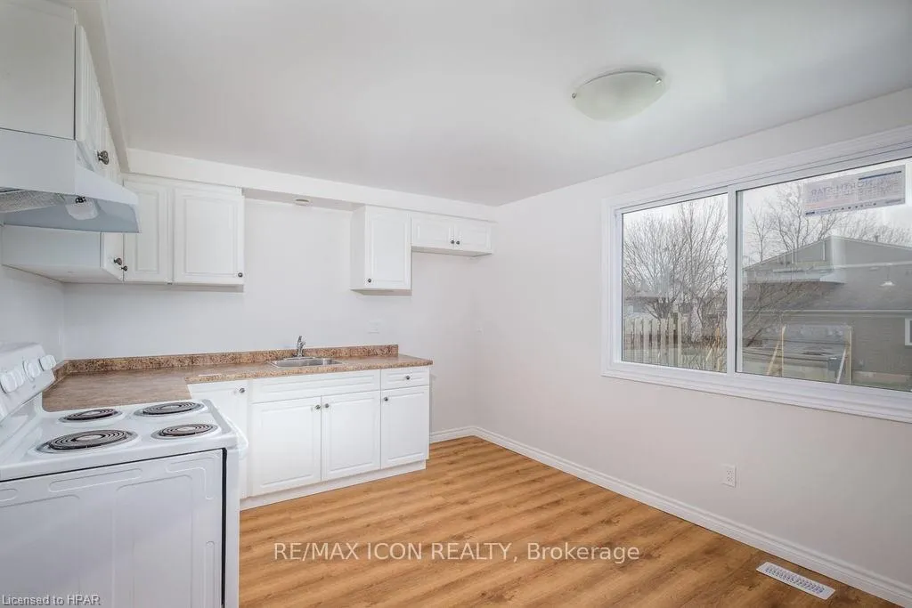 Photo 7 of 55 Crehan Crescent, Stratford — HOMEH