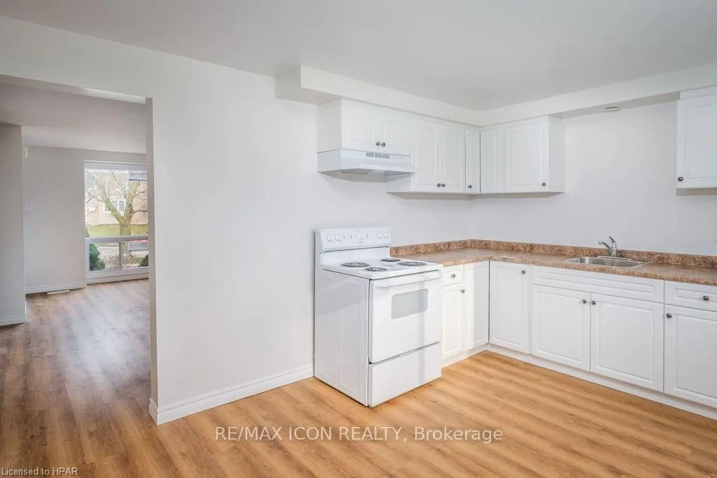 Photo 9 of 55 Crehan Crescent, Stratford — HOMEH
