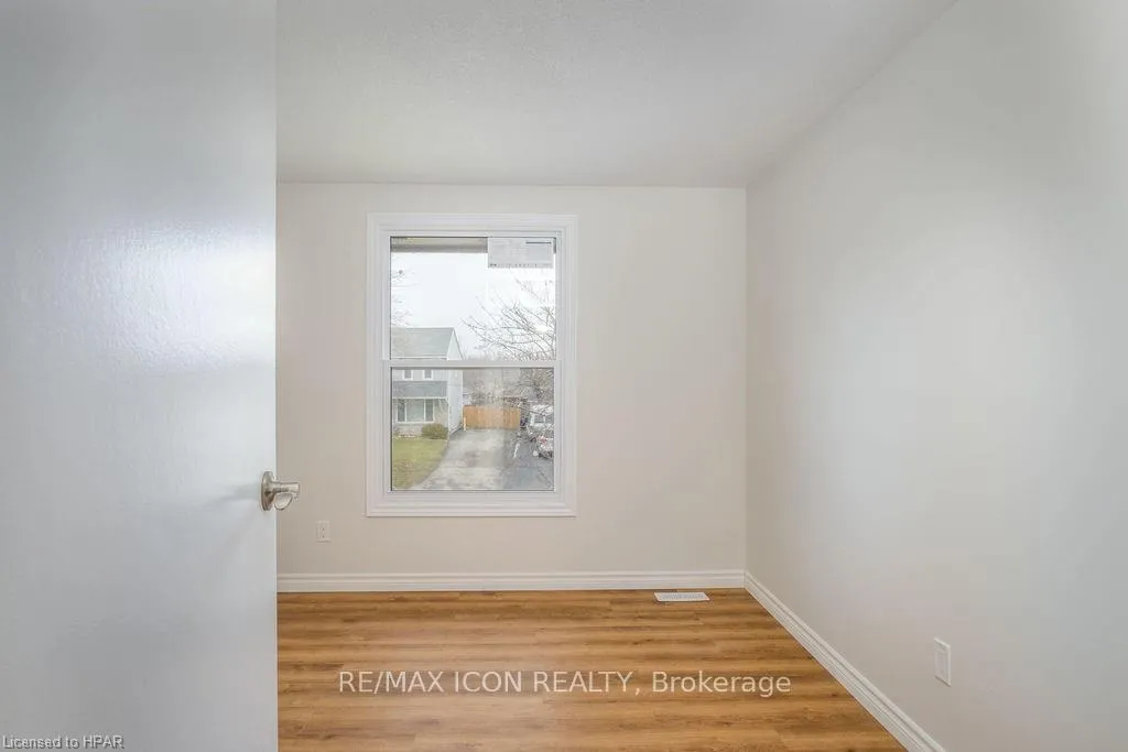 Photo 13 of 55 Crehan Crescent, Stratford — HOMEH
