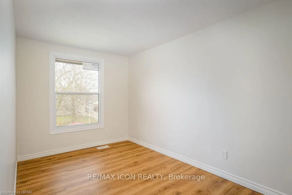 Photo 16 of 55 Crehan Crescent, Stratford — HOMEH