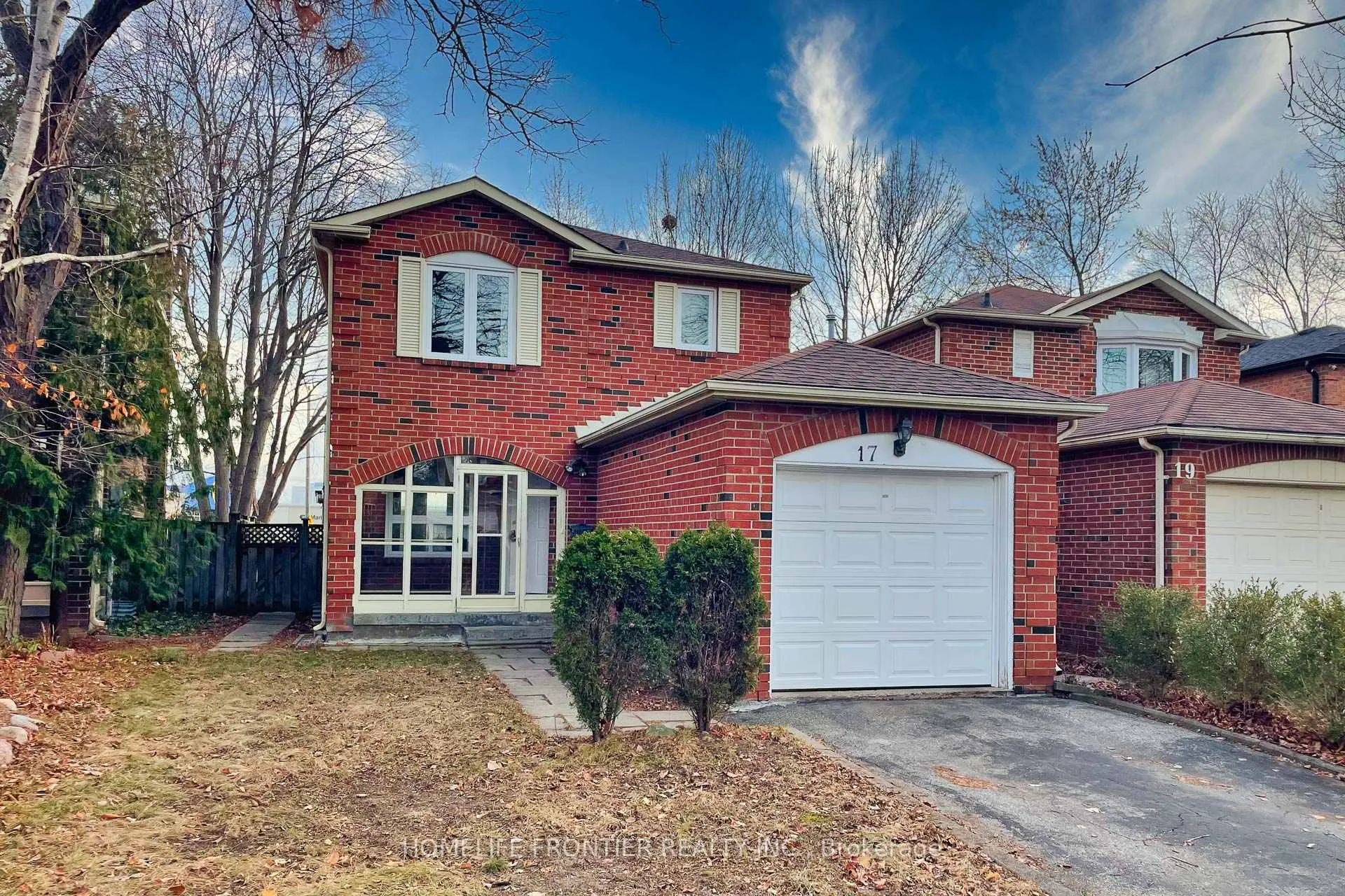 Photo 3 of 17 Miley Drive, Markham, Markville — HOMEH