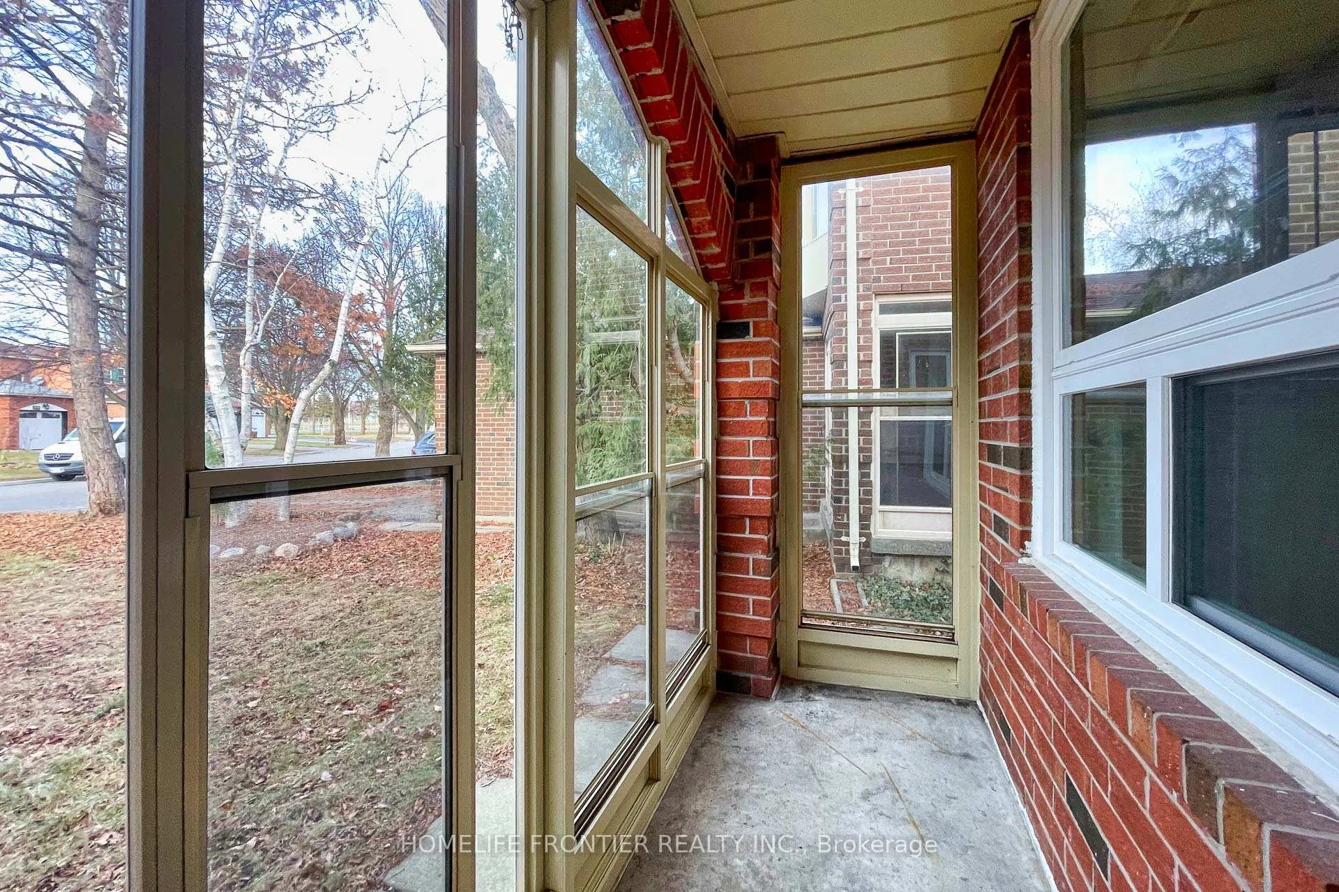 Photo 4 of 17 Miley Drive, Markham, Markville — HOMEH