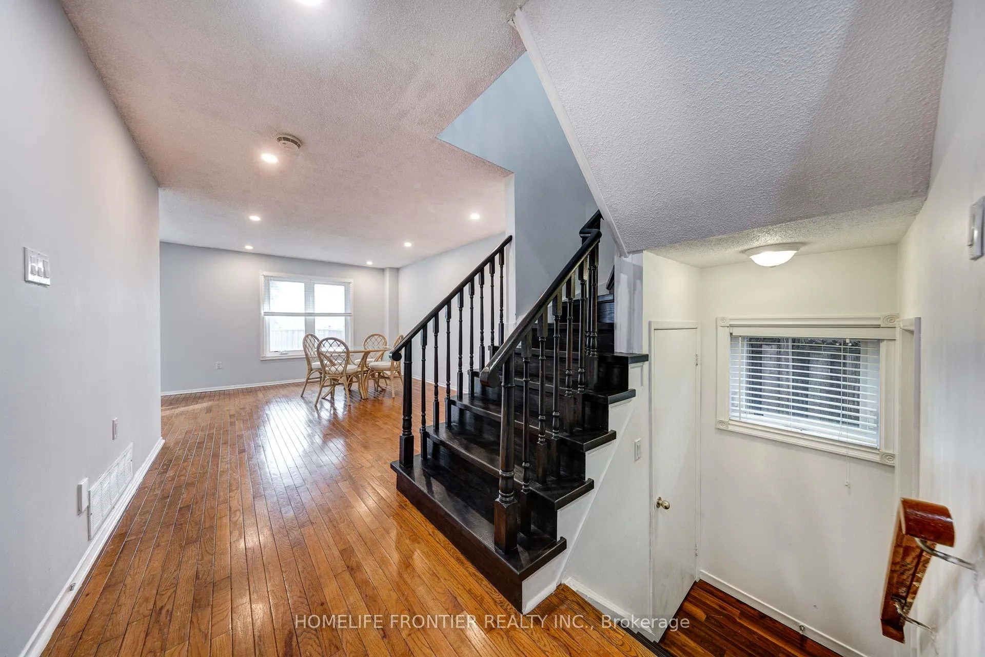 Photo 6 of 17 Miley Drive, Markham, Markville — HOMEH