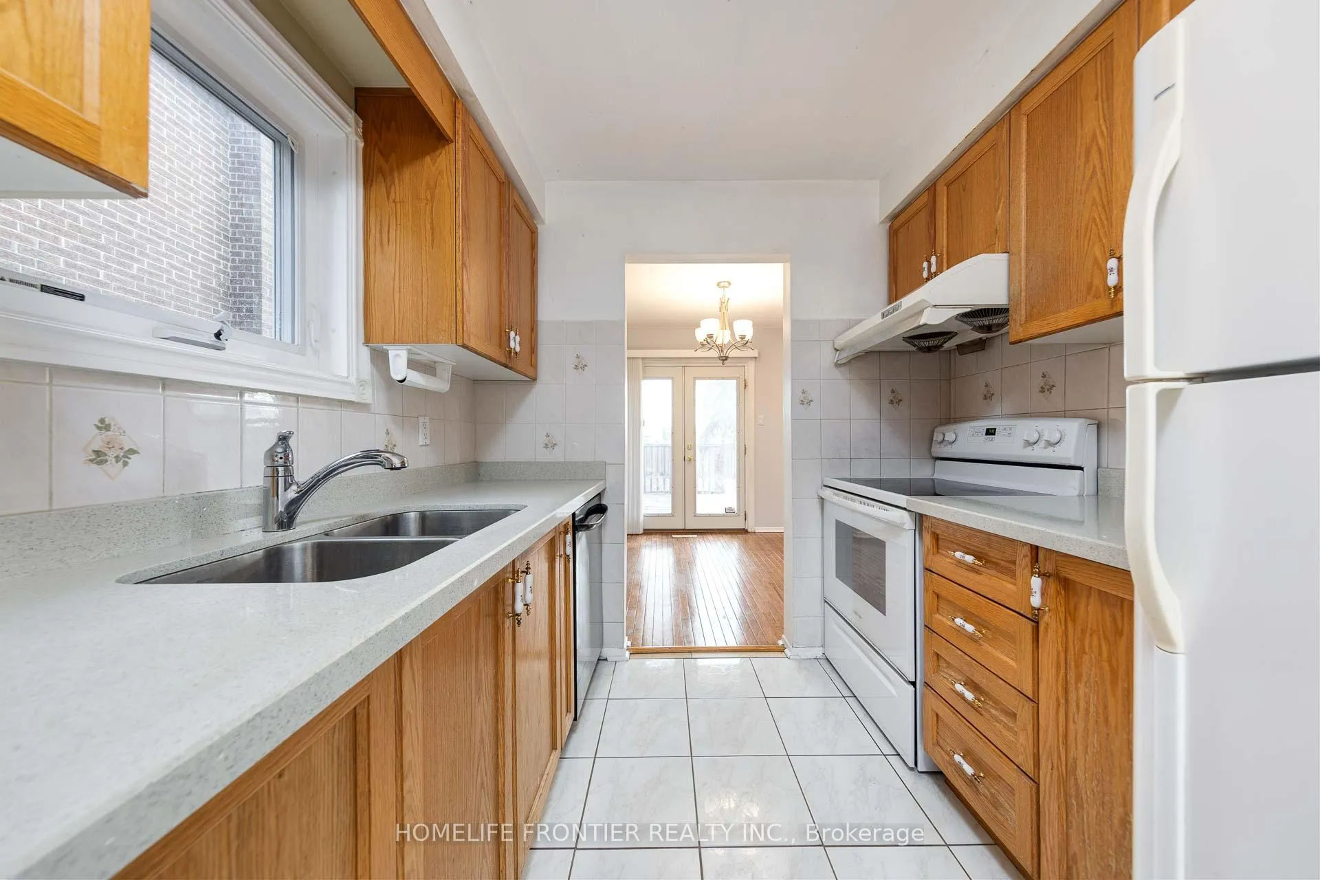 Photo 12 of 17 Miley Drive, Markham, Markville — HOMEH