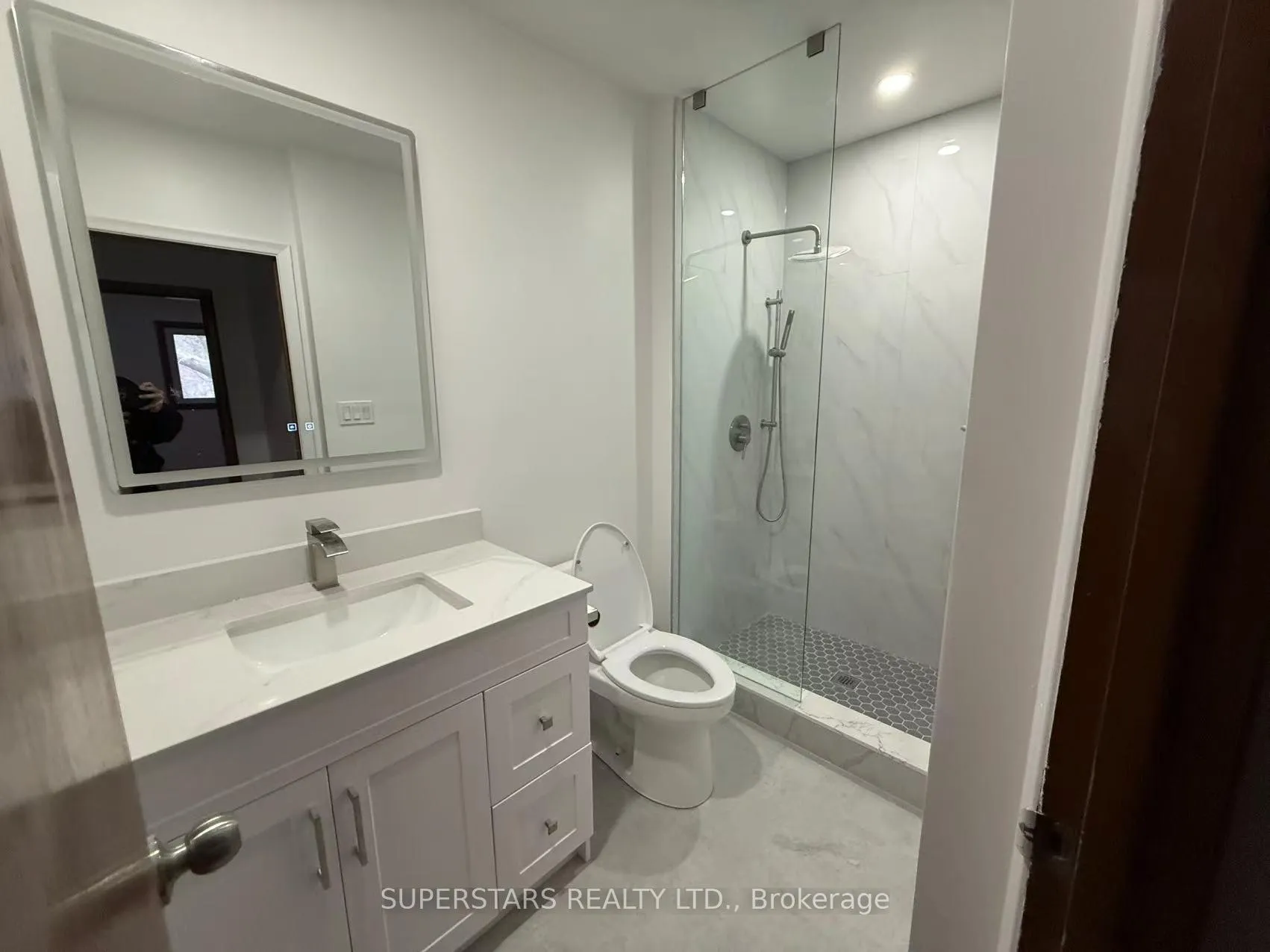 Photo 5 of 31 Fred Varley Dr (Upper), Markham, Unionville — HOMEH