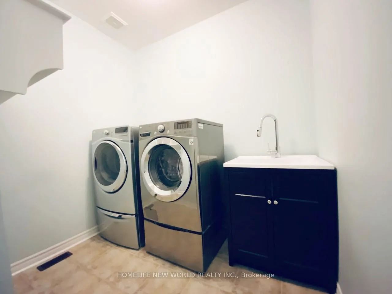 Photo 19 of 29 Florence Drive, Whitby, Taunton North — HOMEH