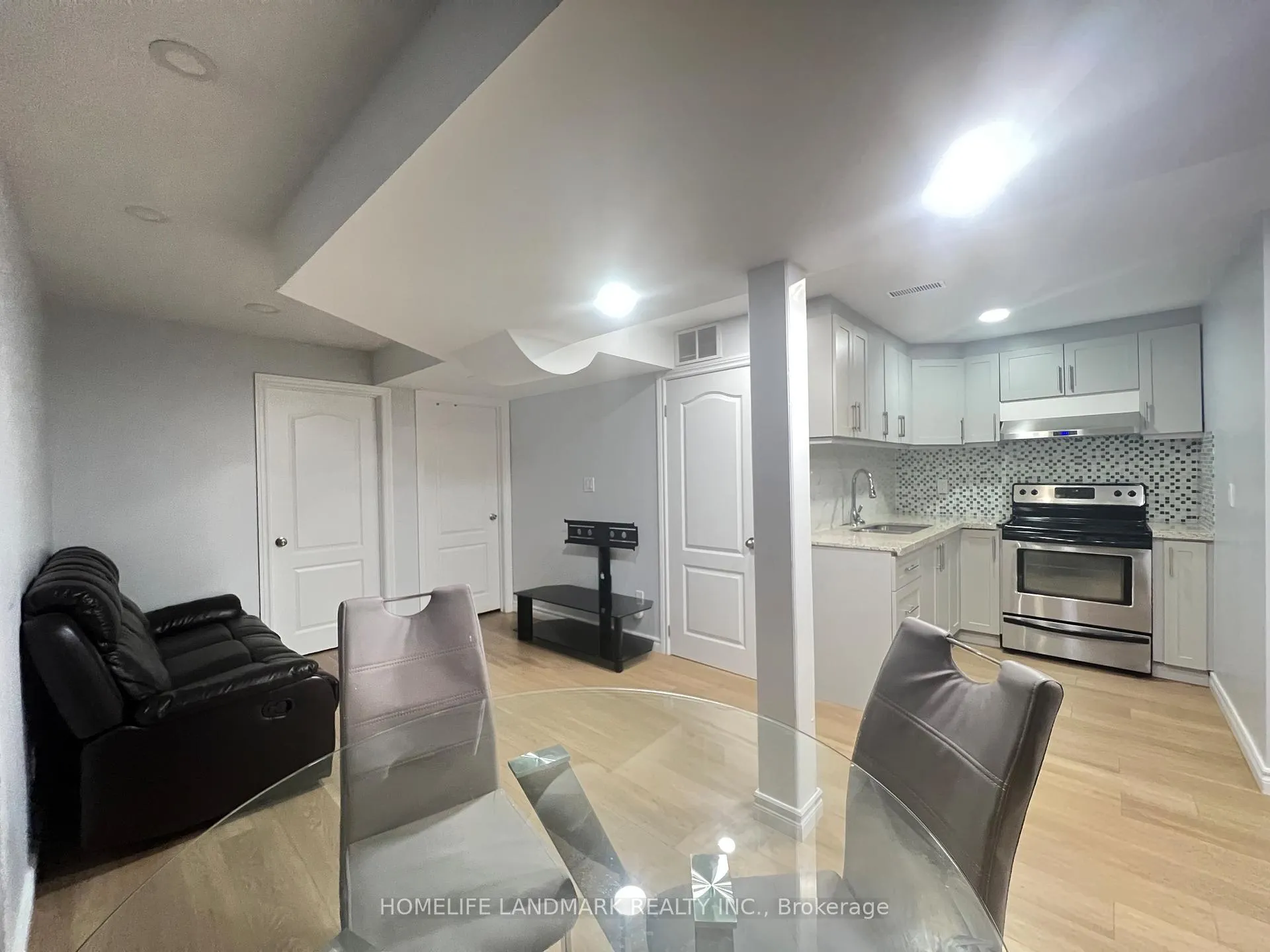 Photo 4 of Unit Basement, 11 Quantum Street, Markham, Middlefield — HOMEH