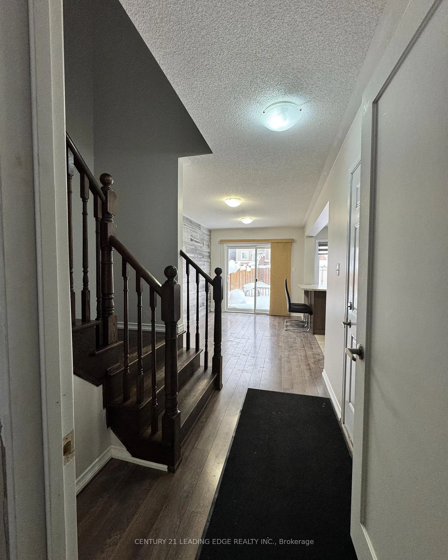 Photo 2 of 21 Robinson Street, Barrie, Allandale — HOMEH