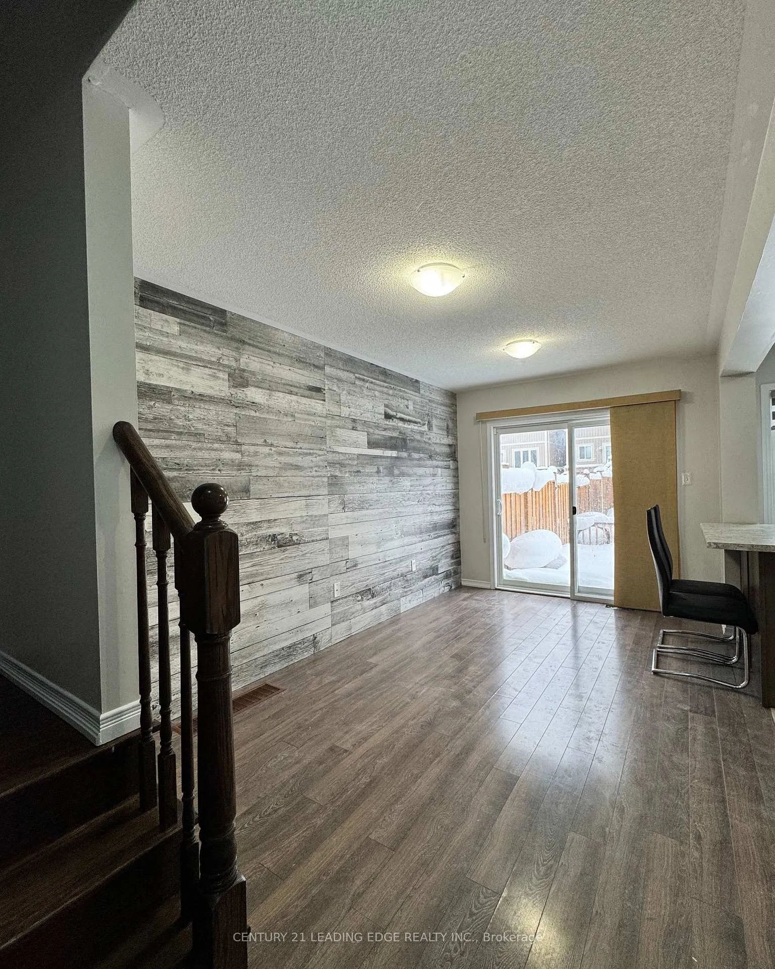 Photo 3 of 21 Robinson Street, Barrie, Allandale — HOMEH