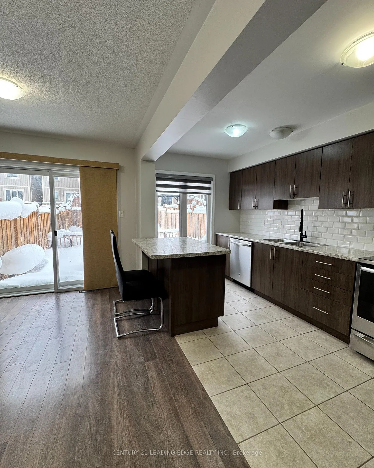Photo 6 of 21 Robinson Street, Barrie, Allandale — HOMEH