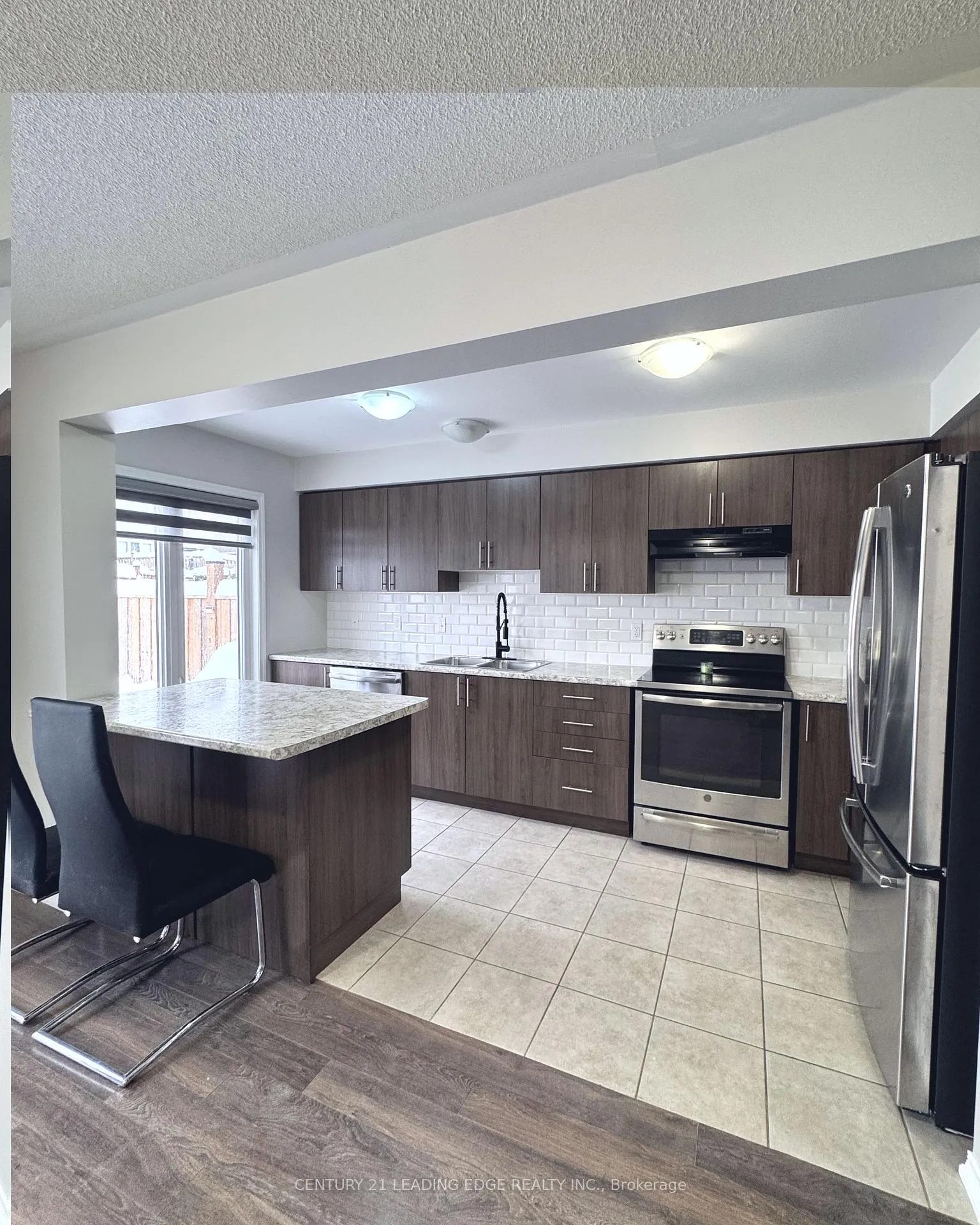 Photo 7 of 21 Robinson Street, Barrie, Allandale — HOMEH
