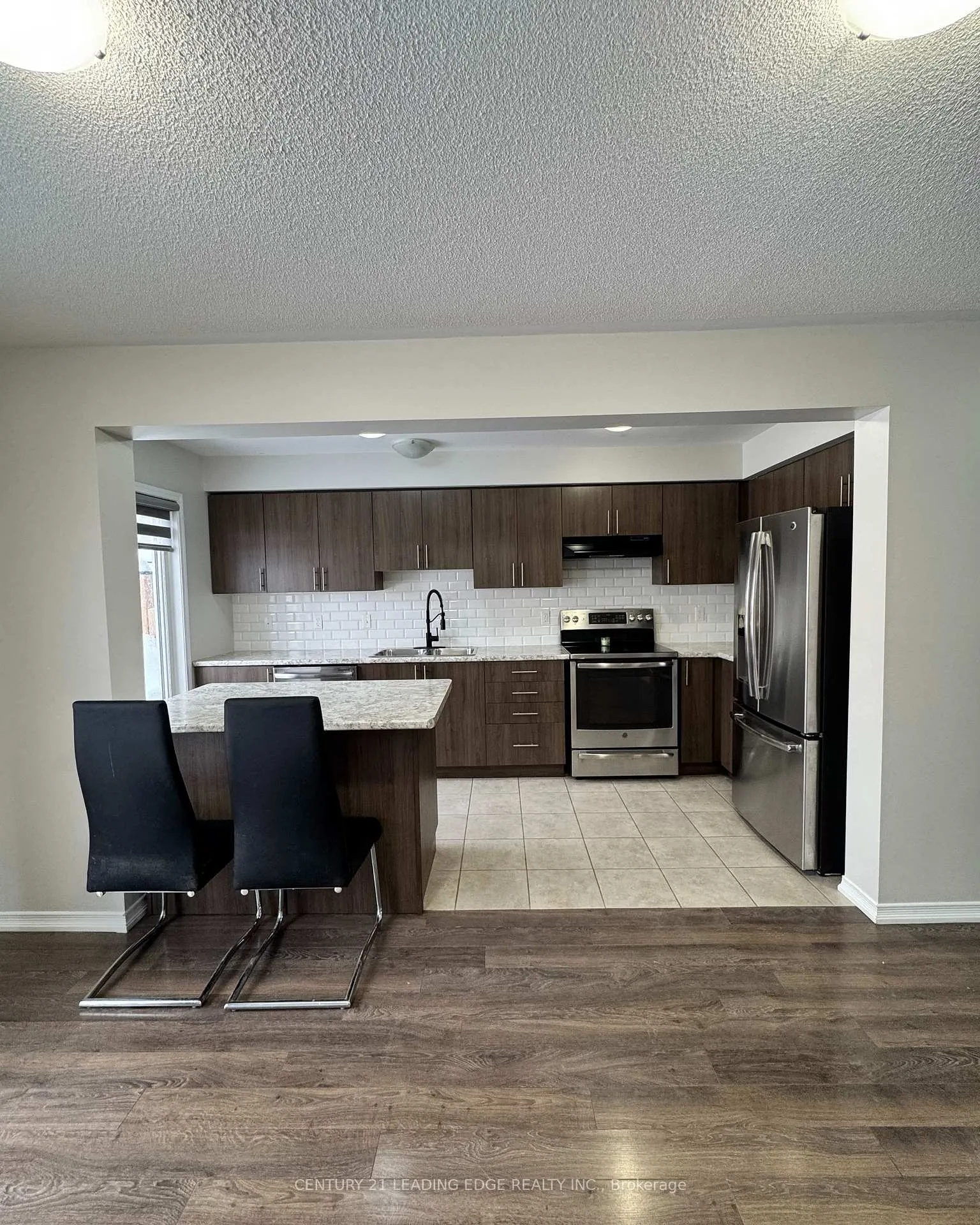 Photo 8 of 21 Robinson Street, Barrie, Allandale — HOMEH