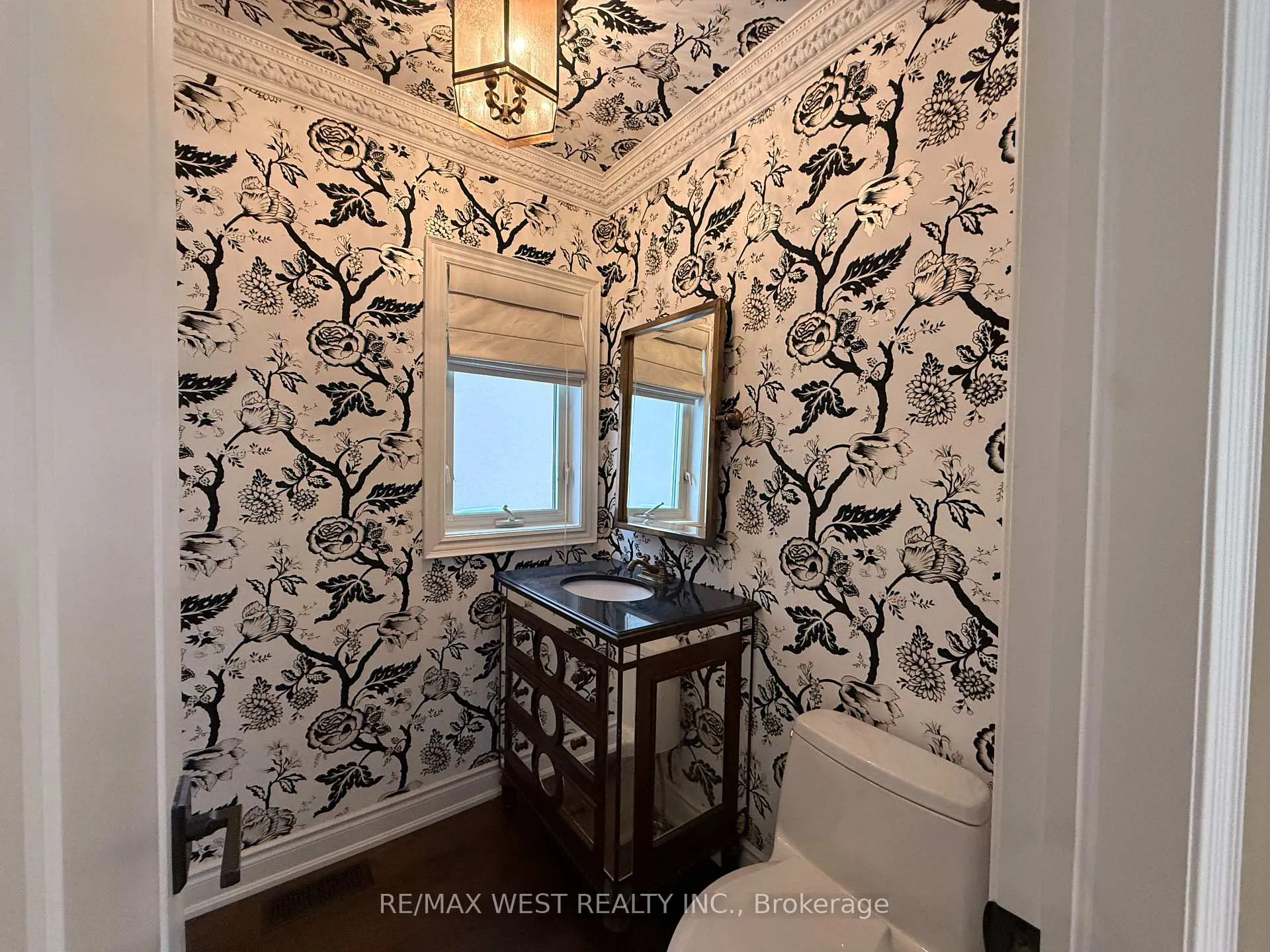 Photo 3 of 126 Ner Israel Drive, Vaughan, Patterson — HOMEH