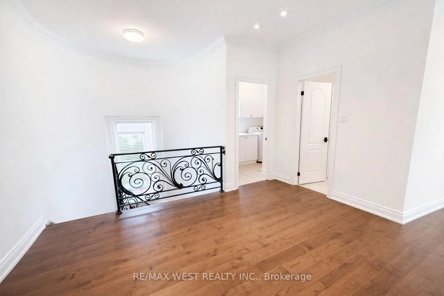 Photo 8 of 126 Ner Israel Drive, Vaughan, Patterson — HOMEH
