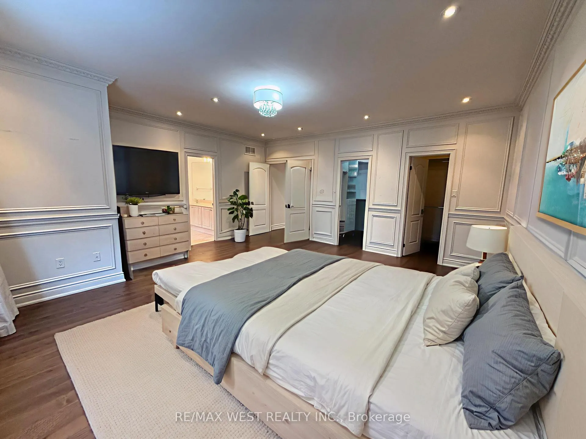 Photo 9 of 126 Ner Israel Drive, Vaughan, Patterson — HOMEH