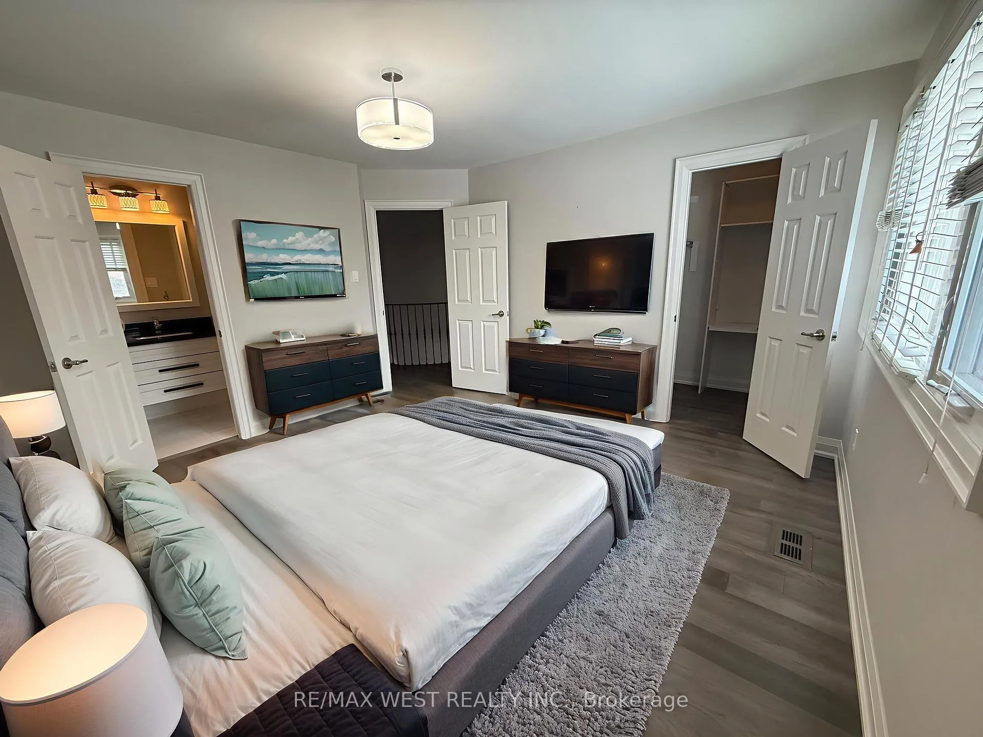 Photo 12 of 15 Dundurn Crescent, Vaughan, Uplands — HOMEH