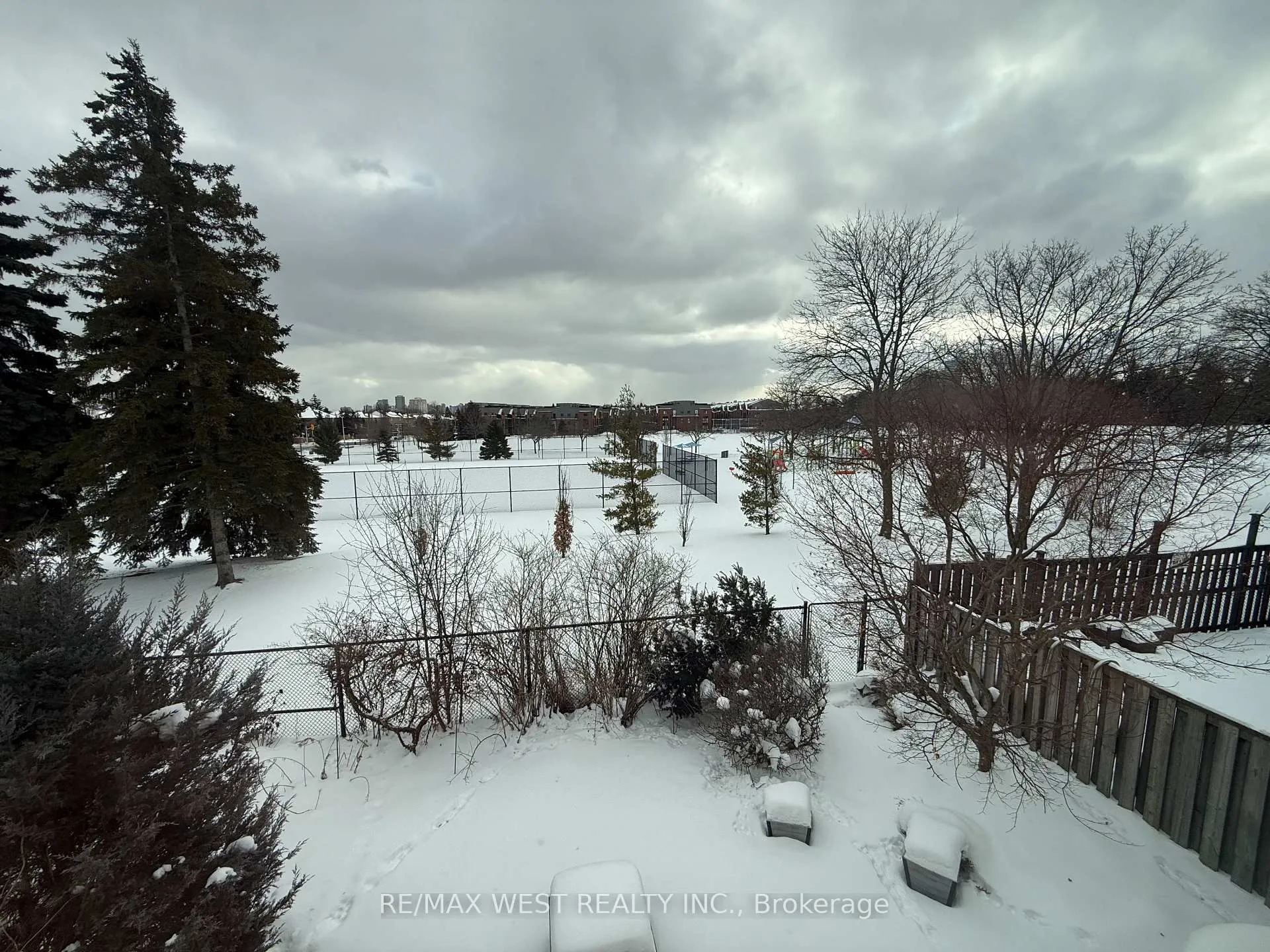 Photo 13 of 15 Dundurn Crescent, Vaughan, Uplands — HOMEH