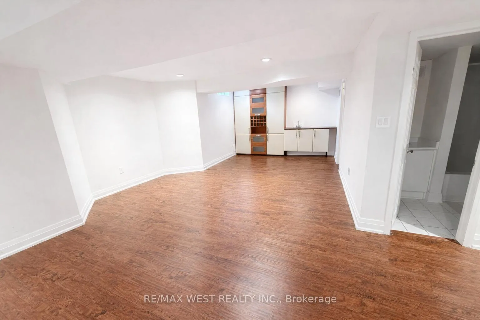 Photo 15 of 15 Dundurn Crescent, Vaughan, Uplands — HOMEH