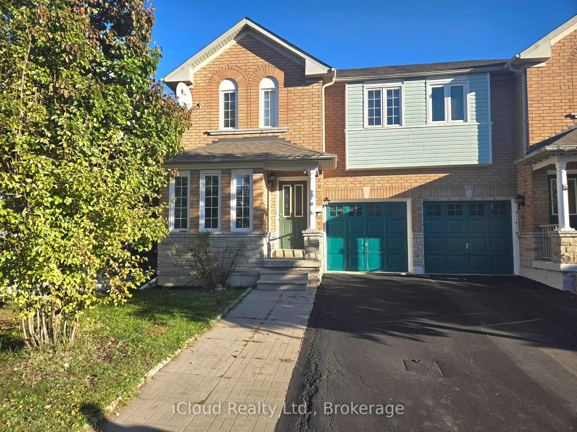 Photo 1 of 23 Streamside Lane, Brampton, Sandringham-Wellington — HOMEH