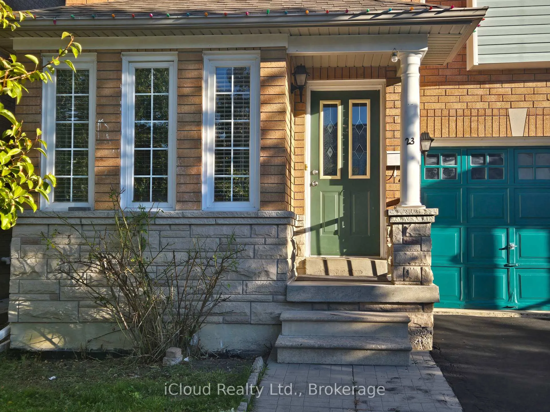 Photo 4 of 23 Streamside Lane, Brampton, Sandringham-Wellington — HOMEH
