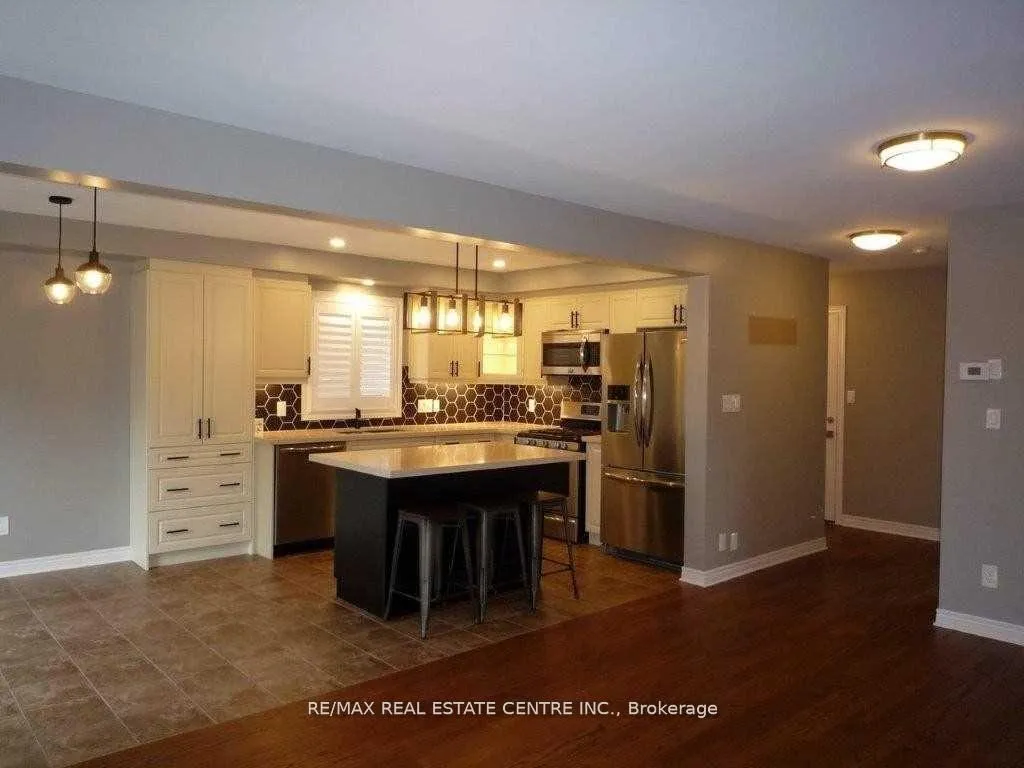 Photo 5 of 8607 Jennifer Crescent, Niagara Falls, Forestview — HOMEH