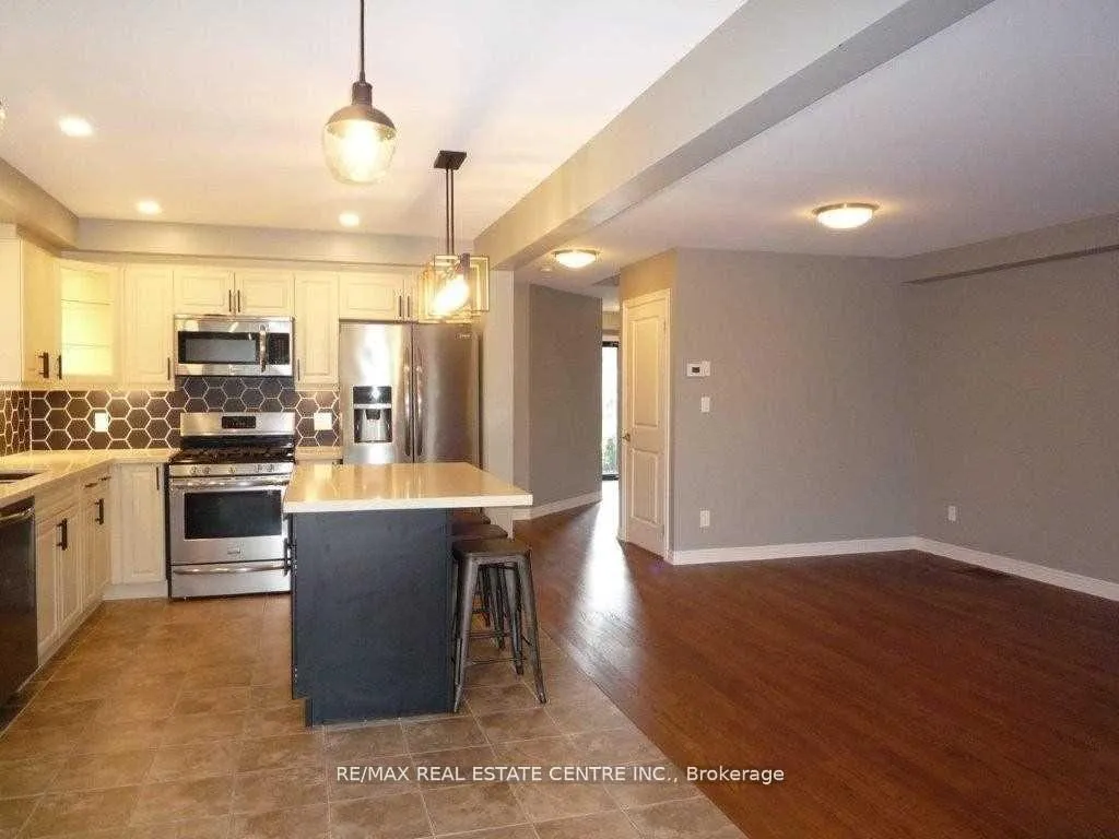 Photo 8 of 8607 Jennifer Crescent, Niagara Falls, Forestview — HOMEH