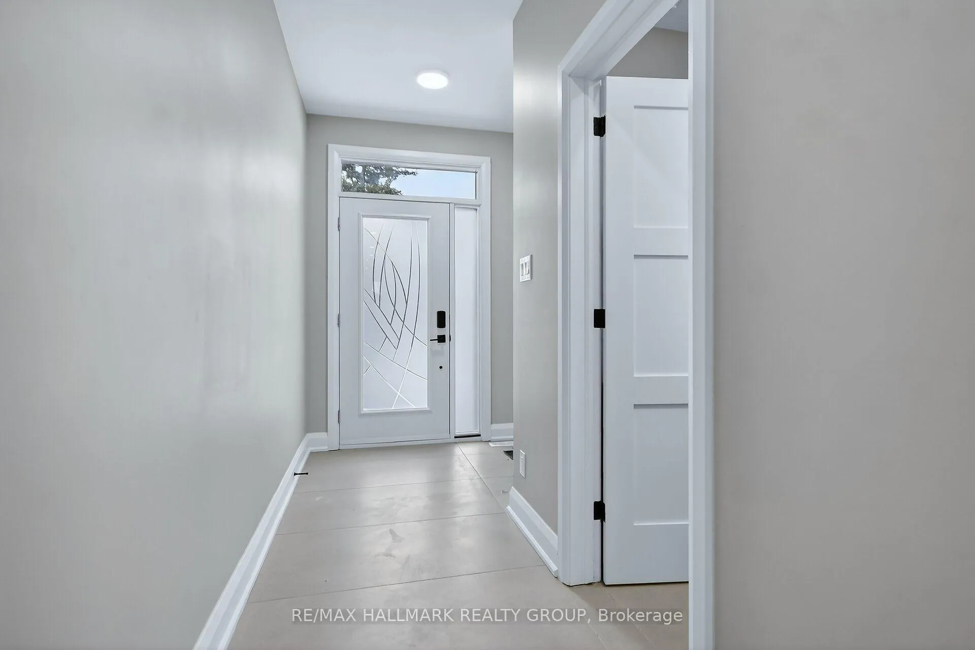 Photo 6 of 76 Burnett's Grove Circle, Ottawa, Barrhaven - Pheasant Run — HOMEH