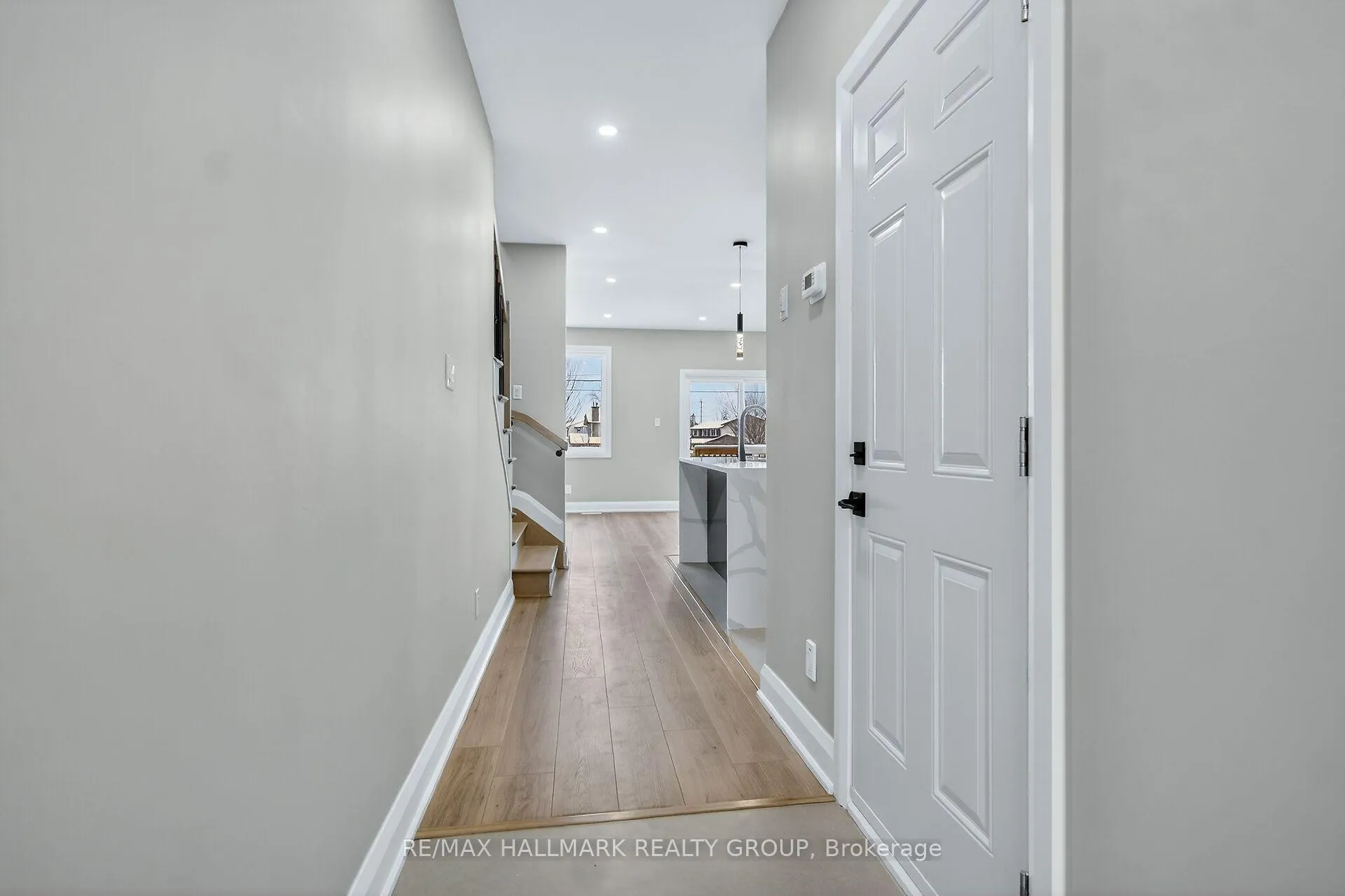 Photo 7 of 76 Burnett's Grove Circle, Ottawa, Barrhaven - Pheasant Run — HOMEH