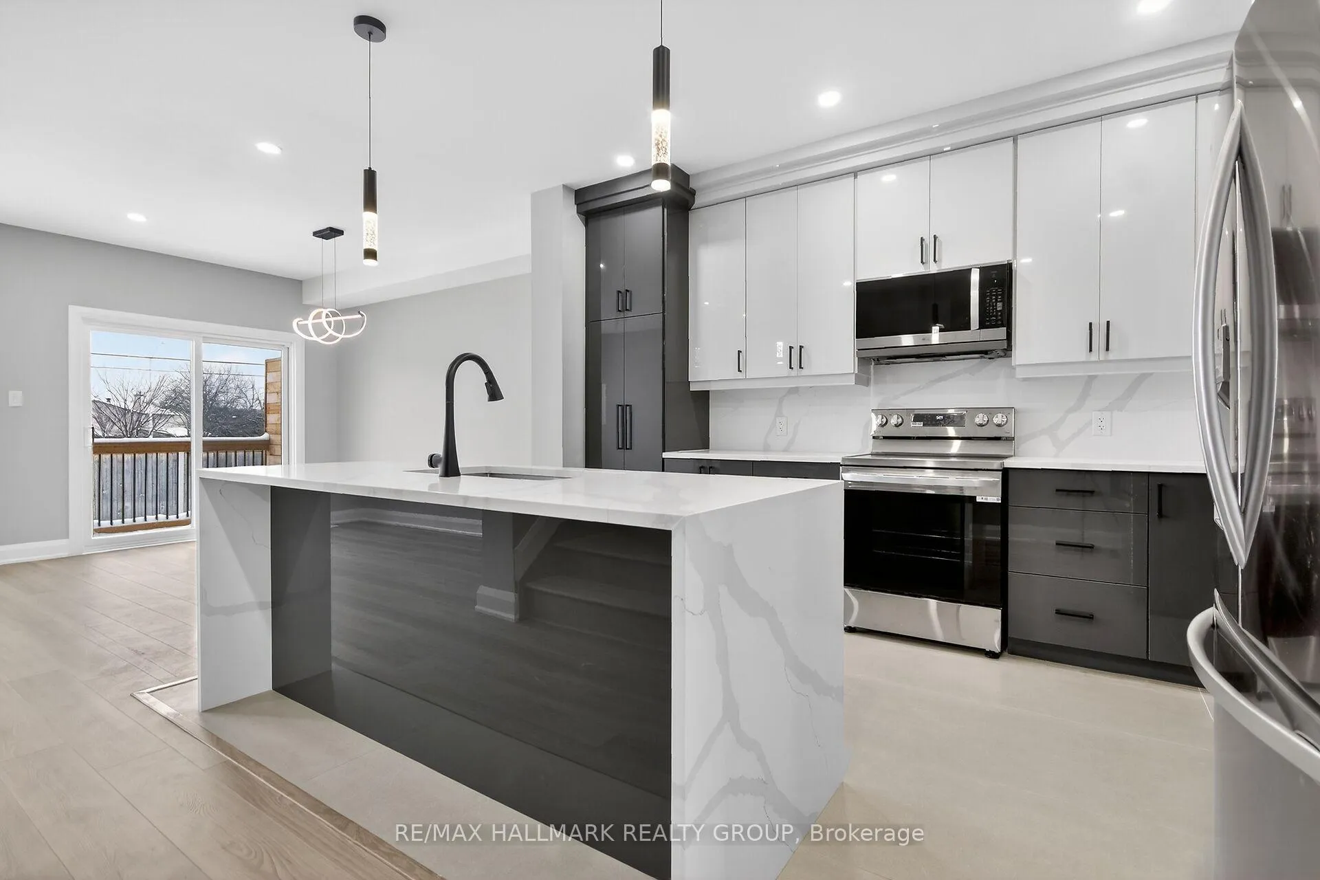 Photo 9 of 76 Burnett's Grove Circle, Ottawa, Barrhaven - Pheasant Run — HOMEH