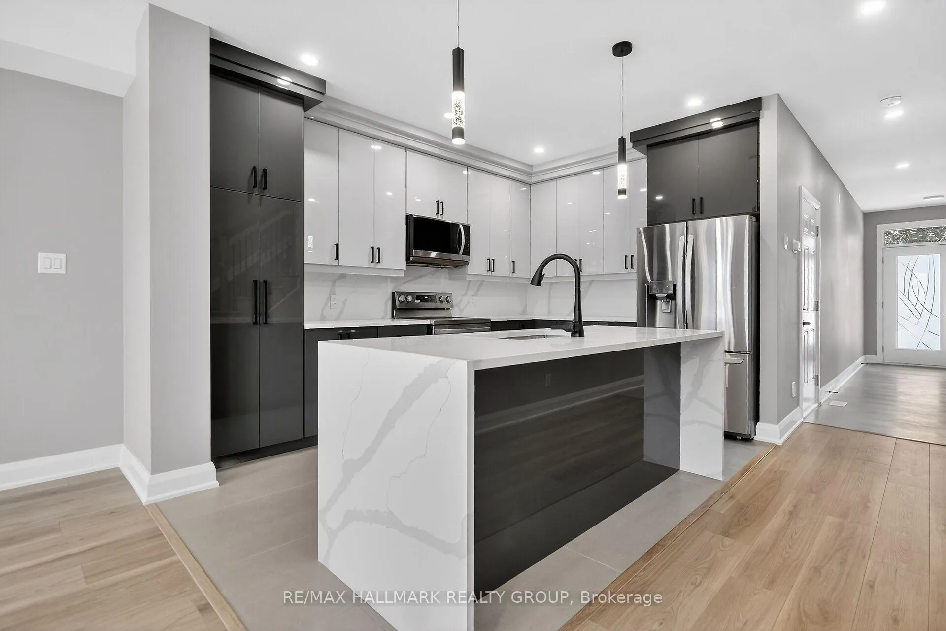 Photo 10 of 76 Burnett's Grove Circle, Ottawa, Barrhaven - Pheasant Run — HOMEH