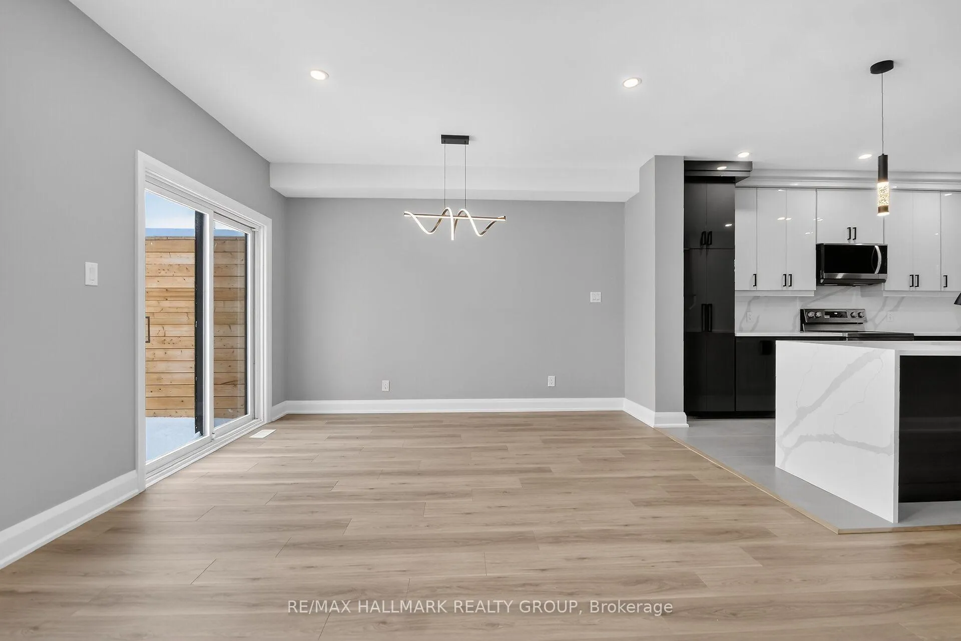Photo 16 of 76 Burnett's Grove Circle, Ottawa, Barrhaven - Pheasant Run — HOMEH