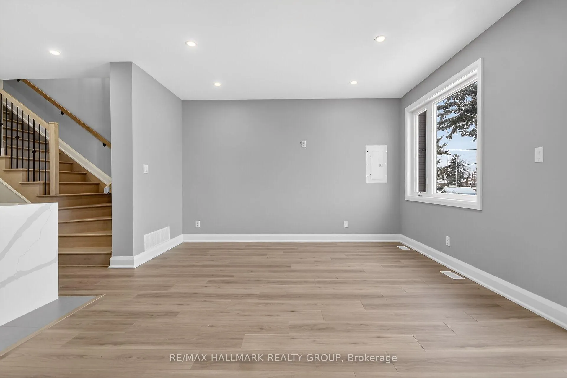 Photo 17 of 76 Burnett's Grove Circle, Ottawa, Barrhaven - Pheasant Run — HOMEH