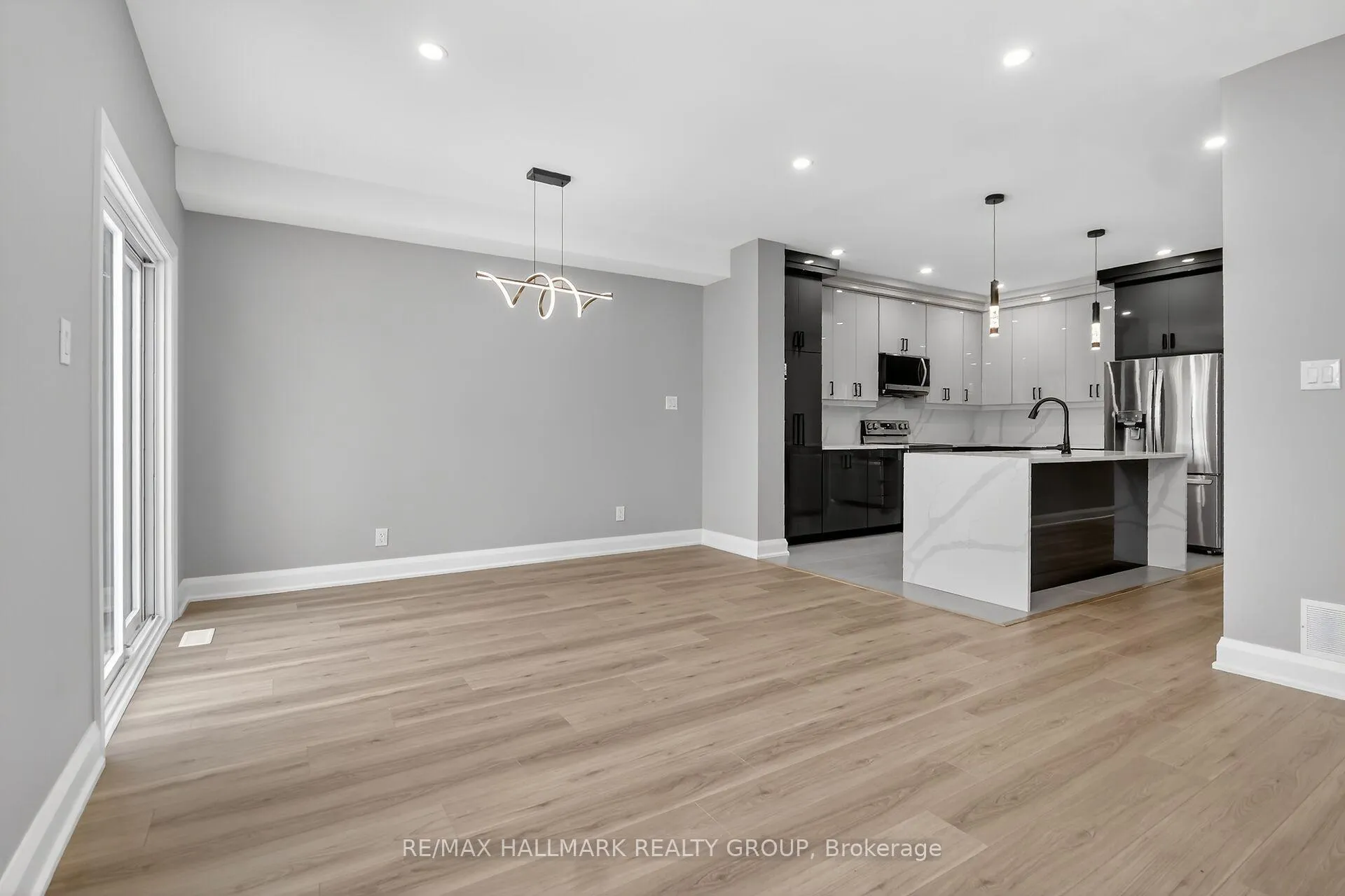 Photo 20 of 76 Burnett's Grove Circle, Ottawa, Barrhaven - Pheasant Run — HOMEH