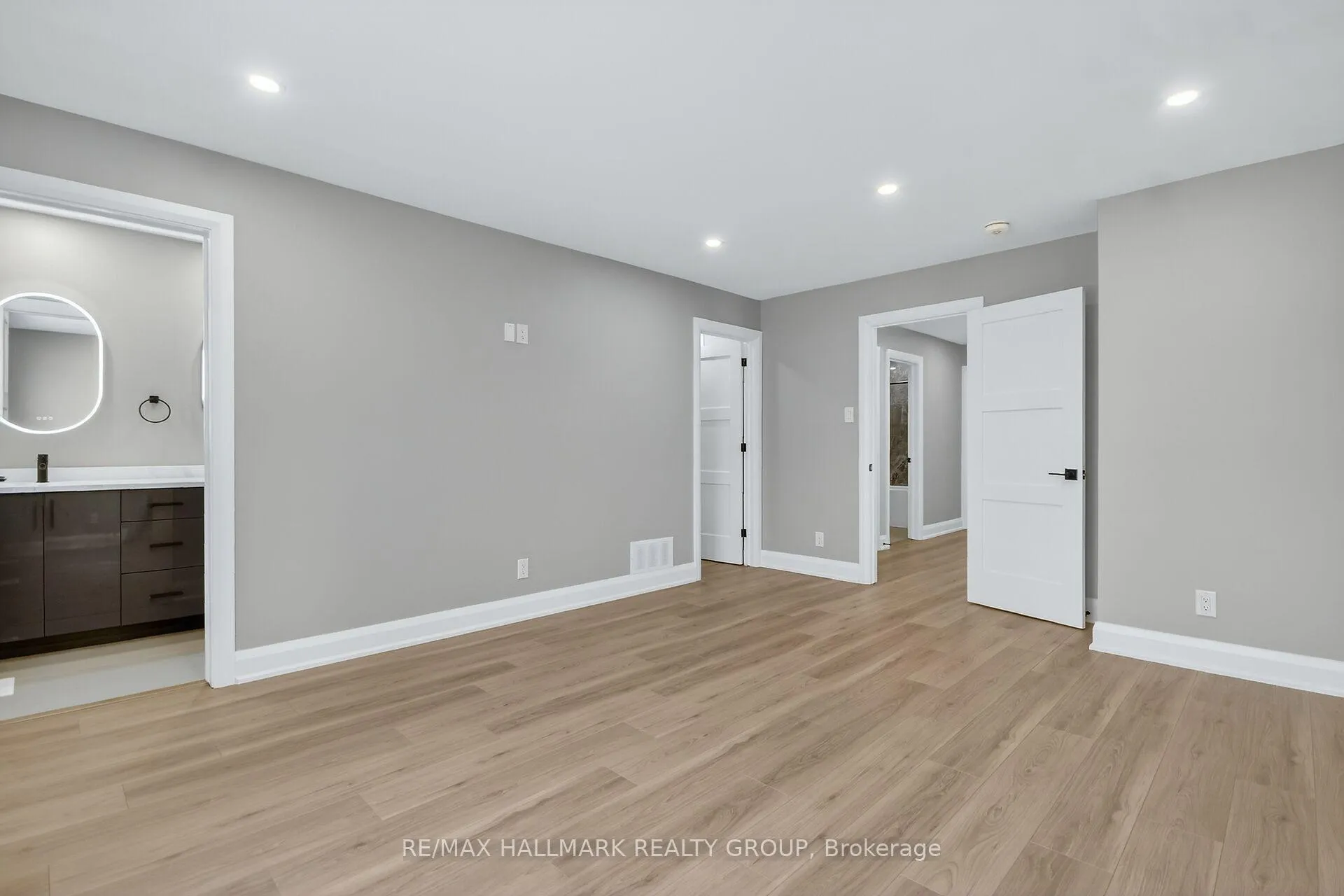 Photo 29 of 76 Burnett's Grove Circle, Ottawa, Barrhaven - Pheasant Run — HOMEH