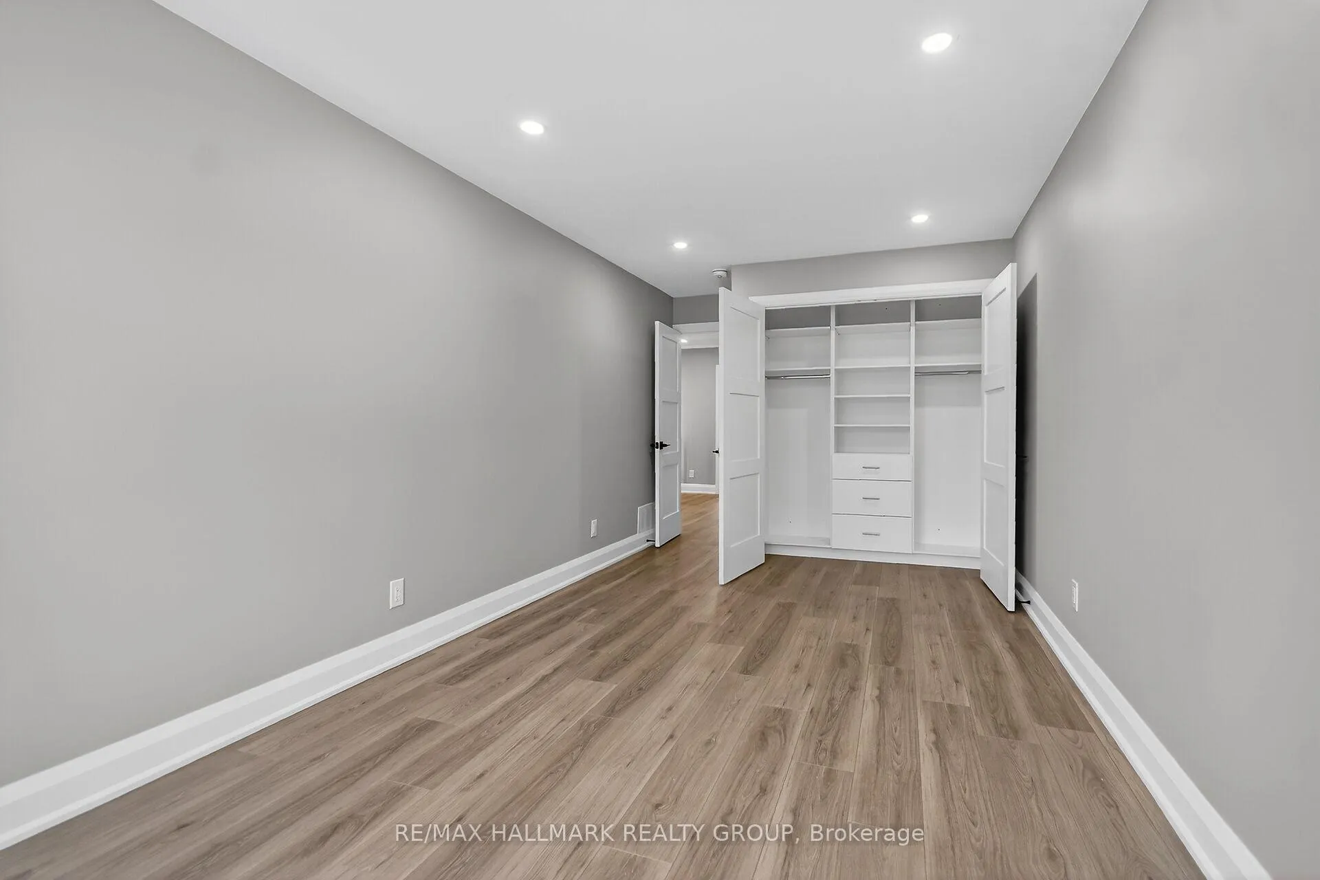 Photo 36 of 76 Burnett's Grove Circle, Ottawa, Barrhaven - Pheasant Run — HOMEH