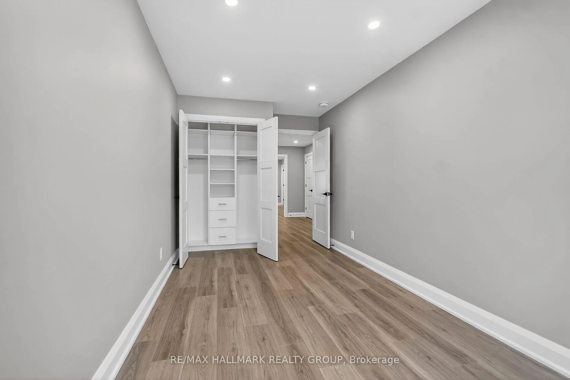 Photo 39 of 76 Burnett's Grove Circle, Ottawa, Barrhaven - Pheasant Run — HOMEH