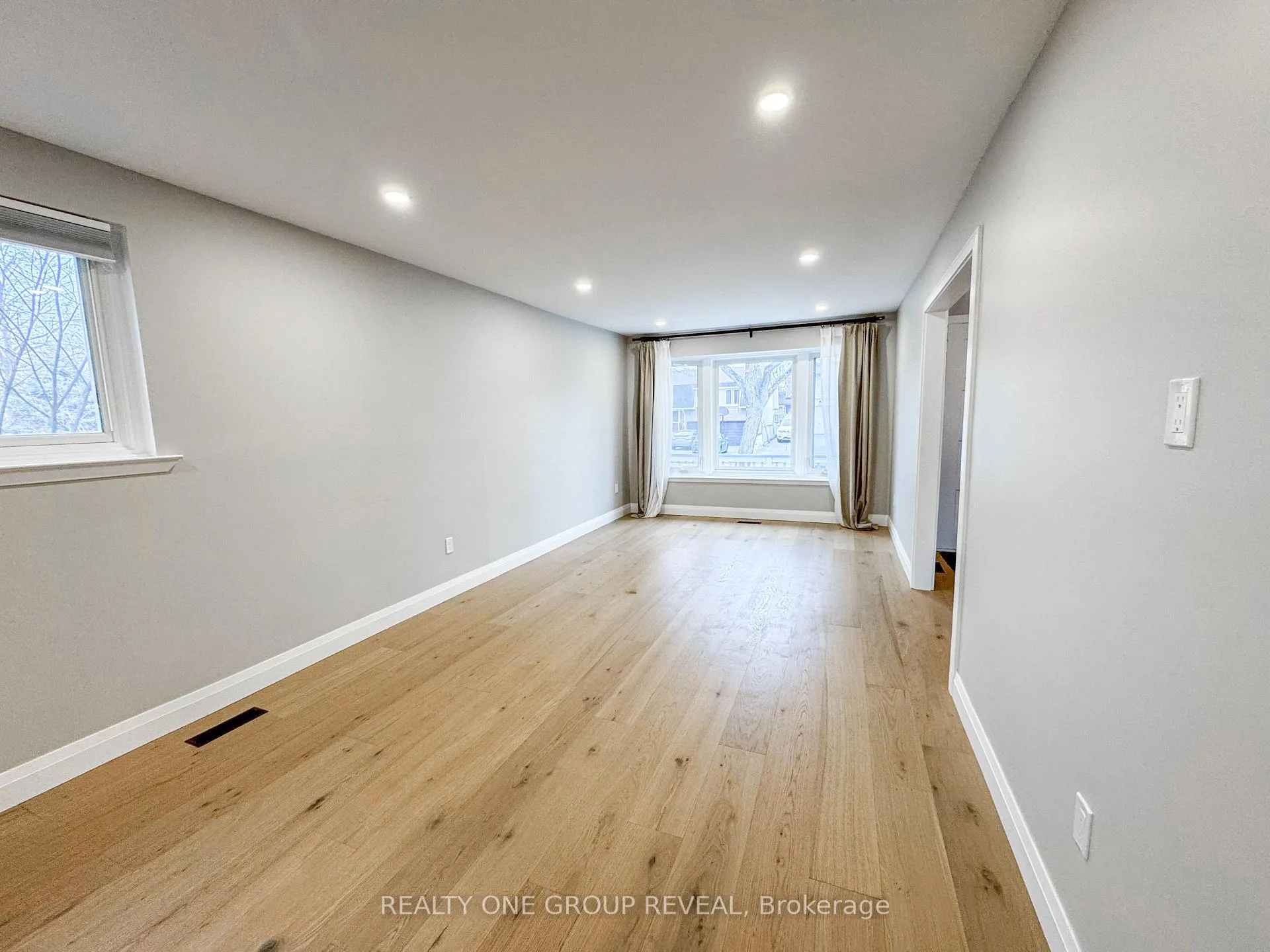 Photo 3 of 14 Calais Street, Whitby, Lynde Creek — HOMEH