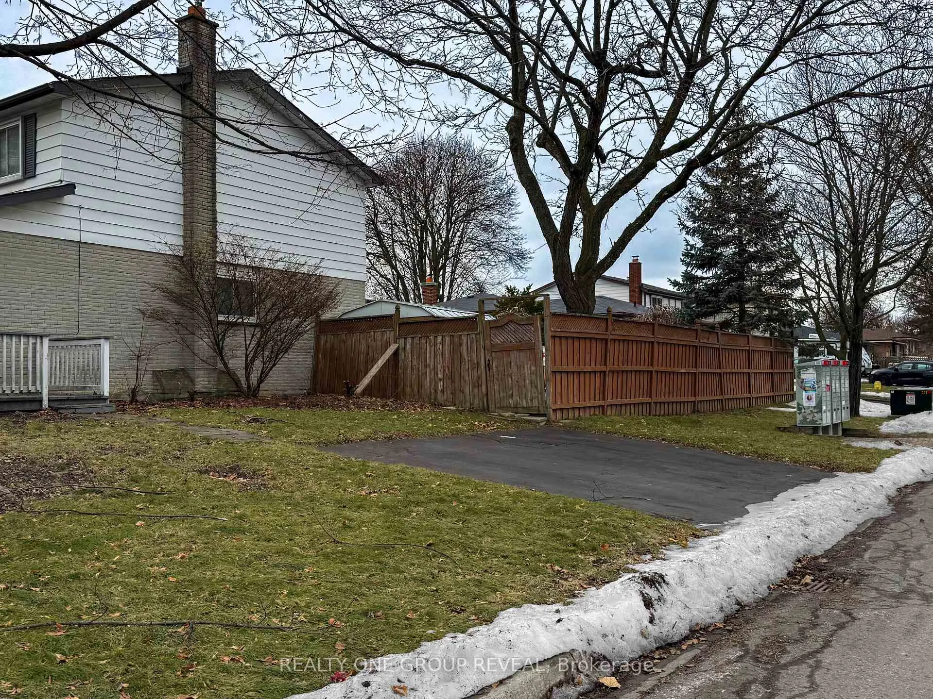 Photo 32 of 14 Calais Street, Whitby, Lynde Creek — HOMEH