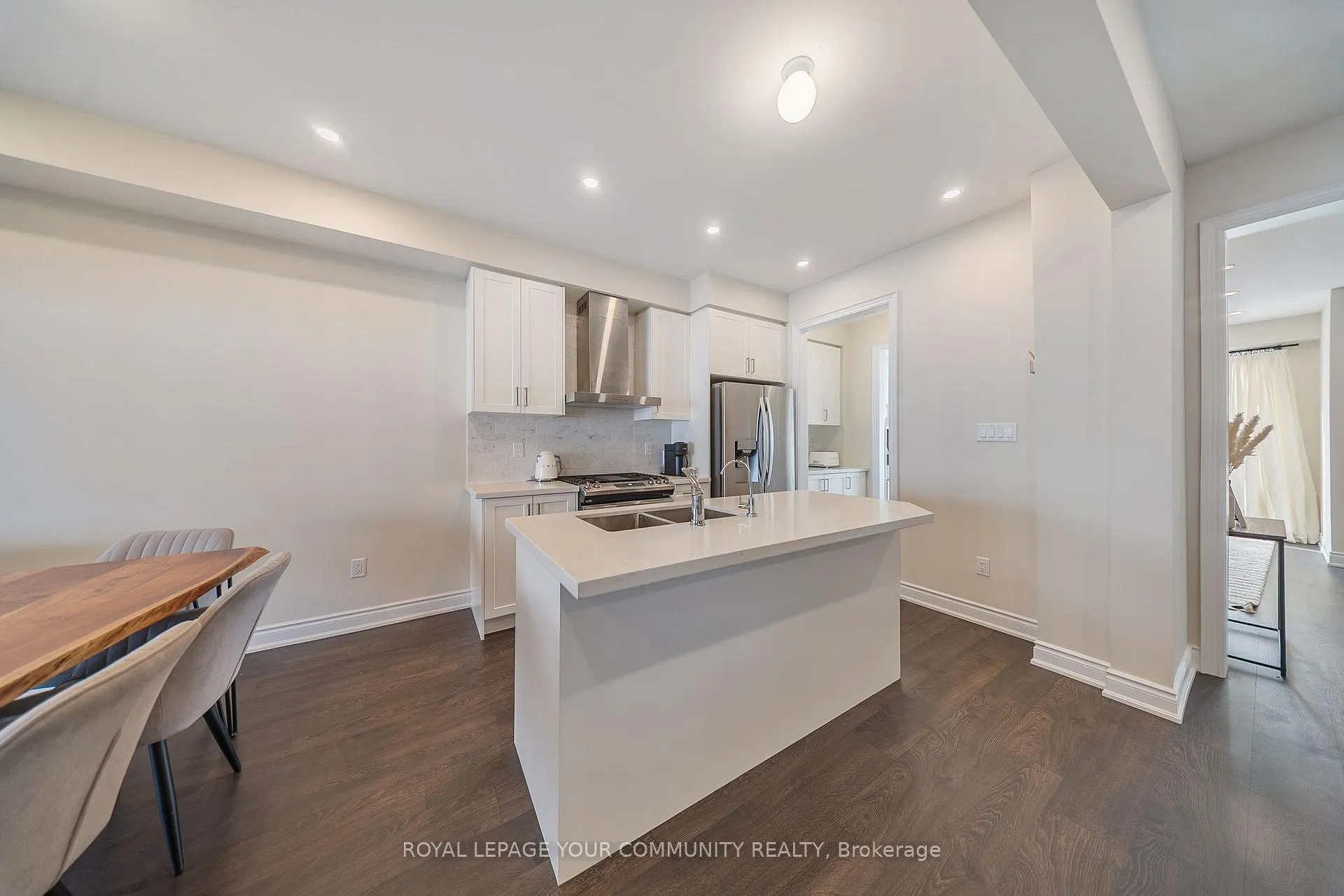 Photo 8 of 44 Janes Crescent, New Tecumseth, Rural New Tecumseth — HOMEH