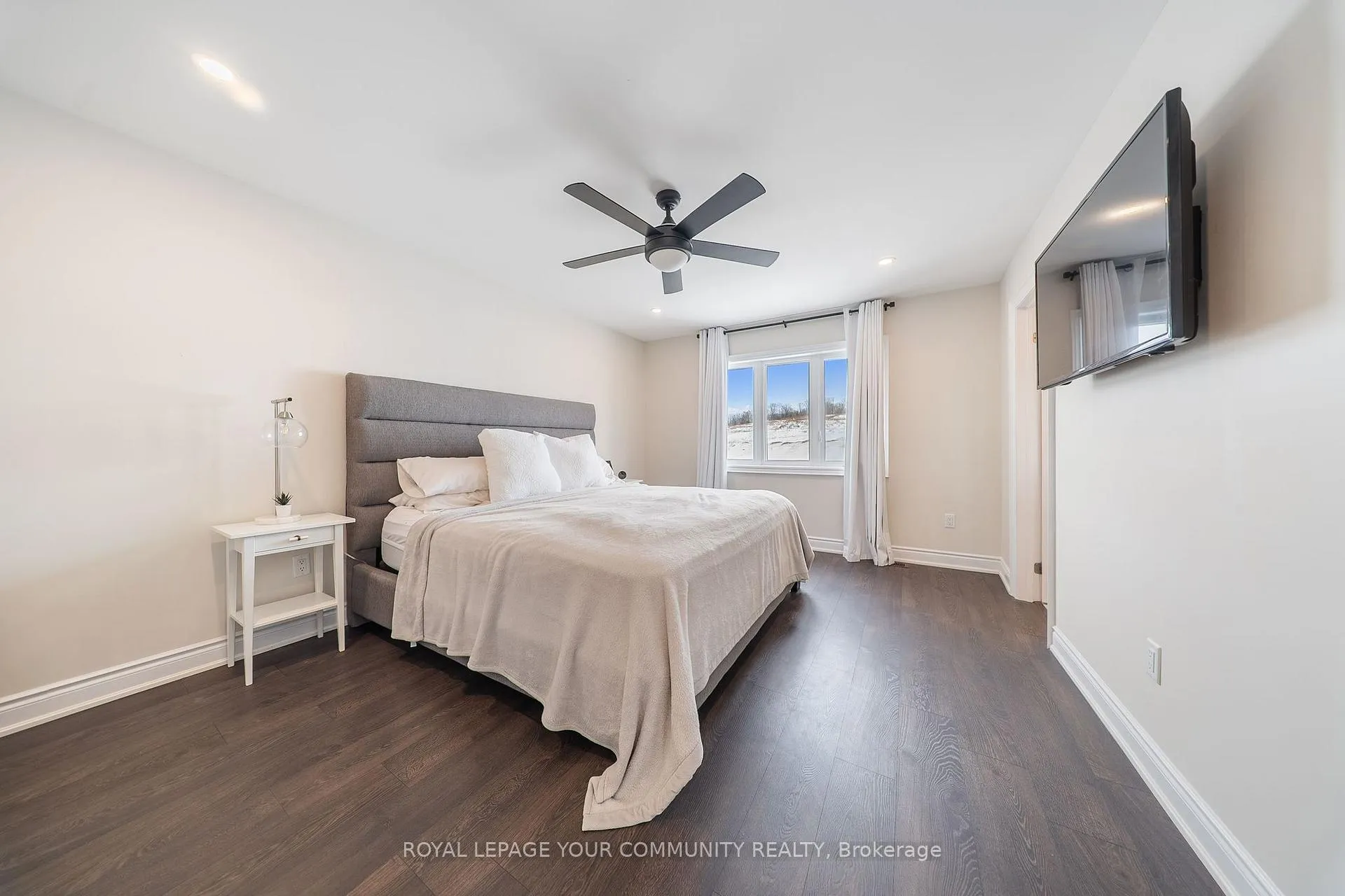 Photo 16 of 44 Janes Crescent, New Tecumseth, Rural New Tecumseth — HOMEH