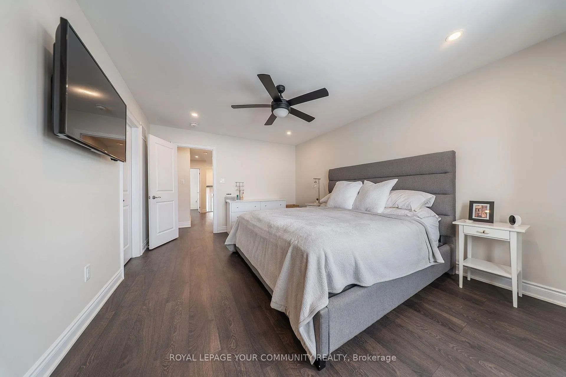 Photo 18 of 44 Janes Crescent, New Tecumseth, Rural New Tecumseth — HOMEH