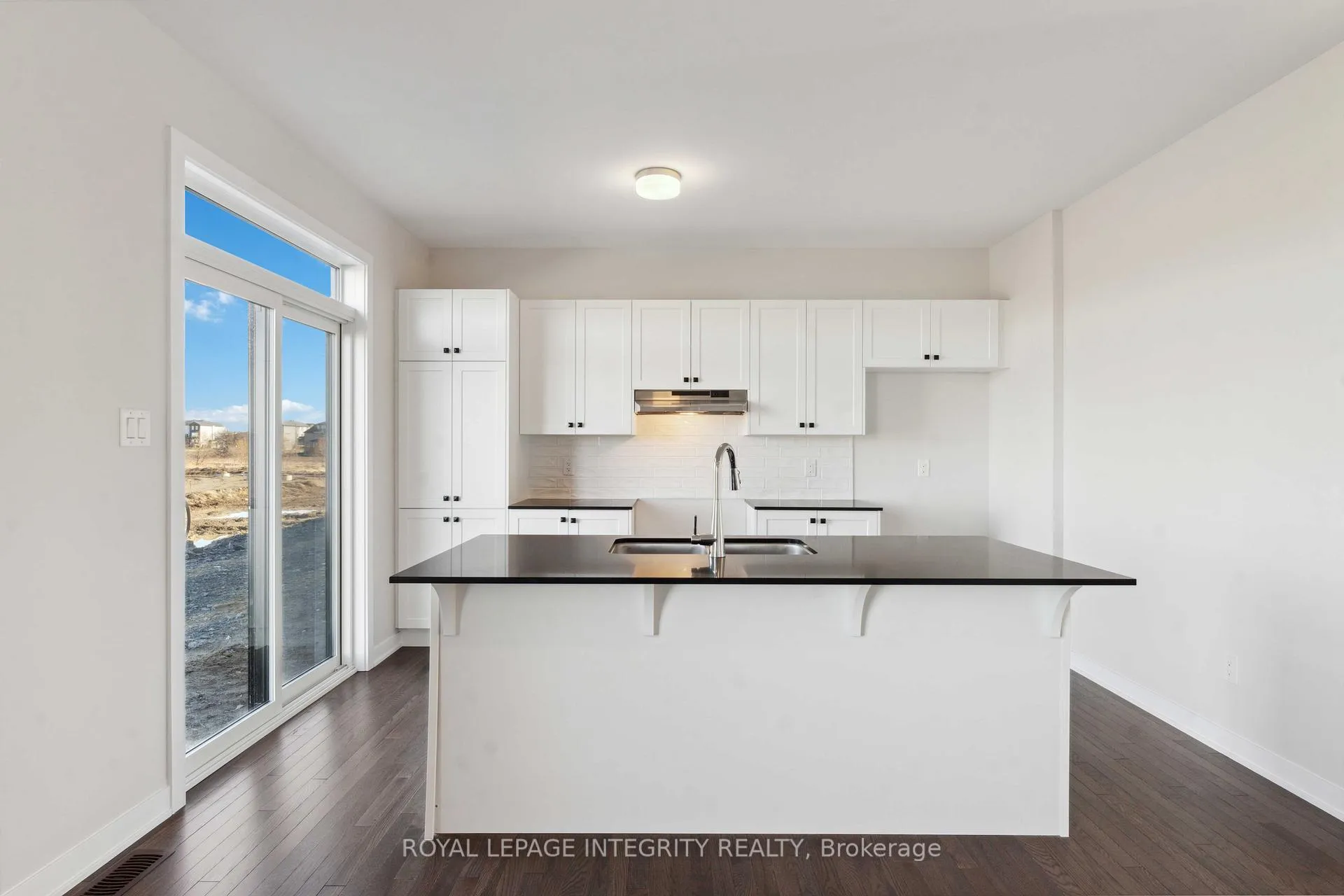 Photo 10 of 202 Conservancy Drive, Ottawa, Barrhaven - Heritage Park — HOMEH