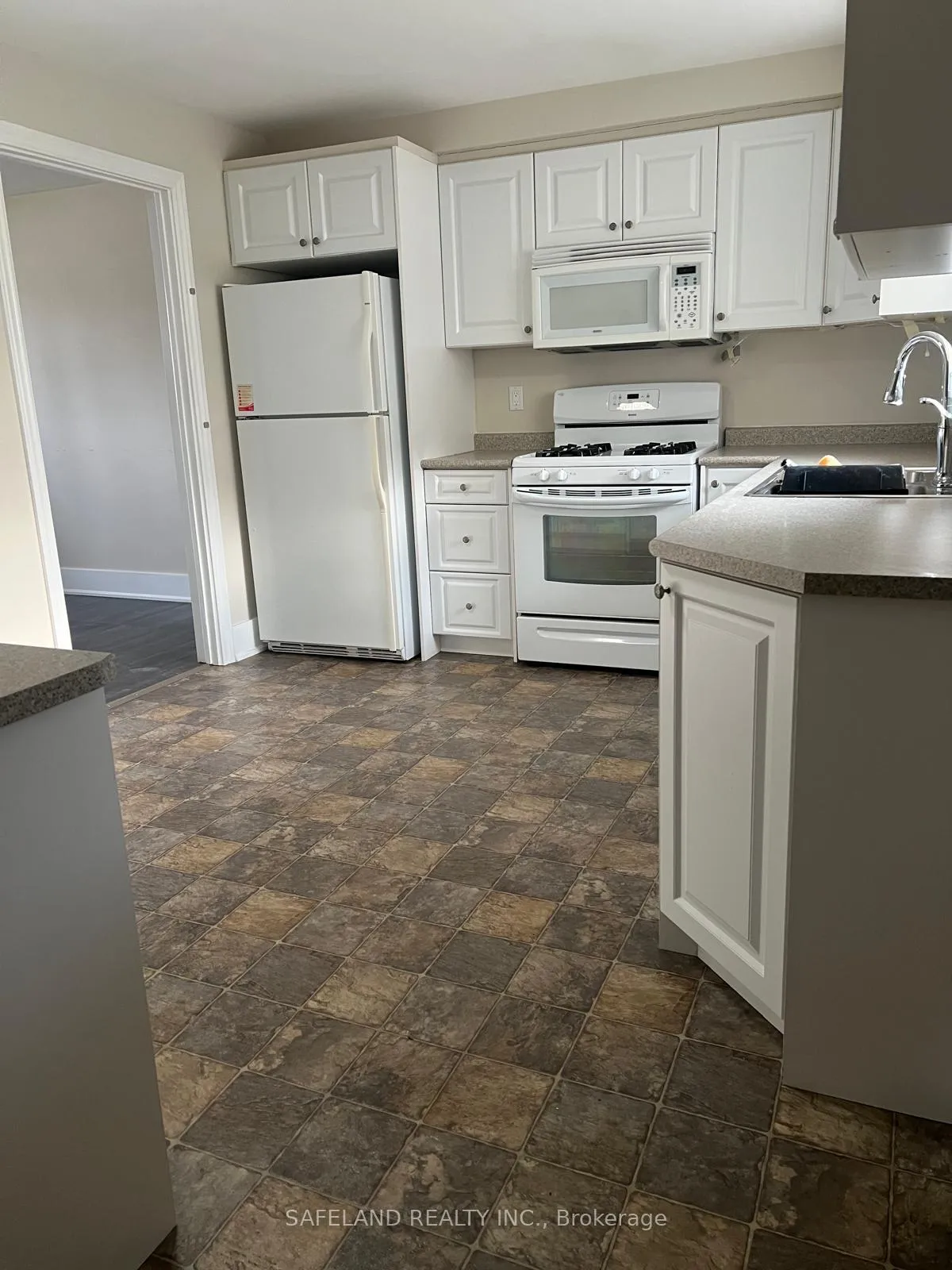 Photo 5 of 31 Cowling Crescent, Ajax, South East — HOMEH