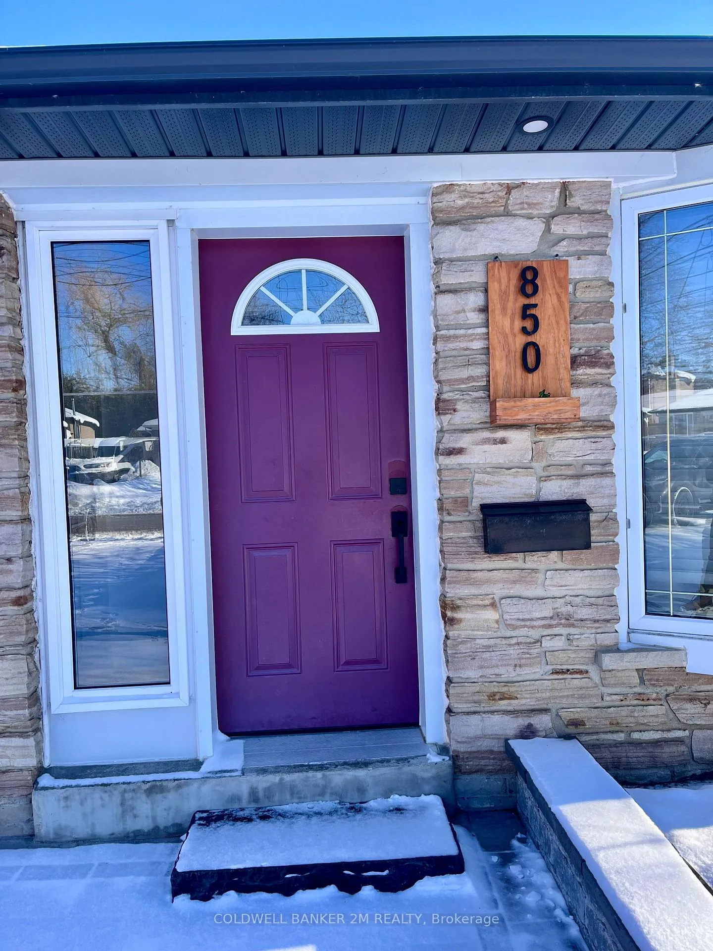 Photo 2 of 850 Sanok Drive, Pickering, West Shore — HOMEH