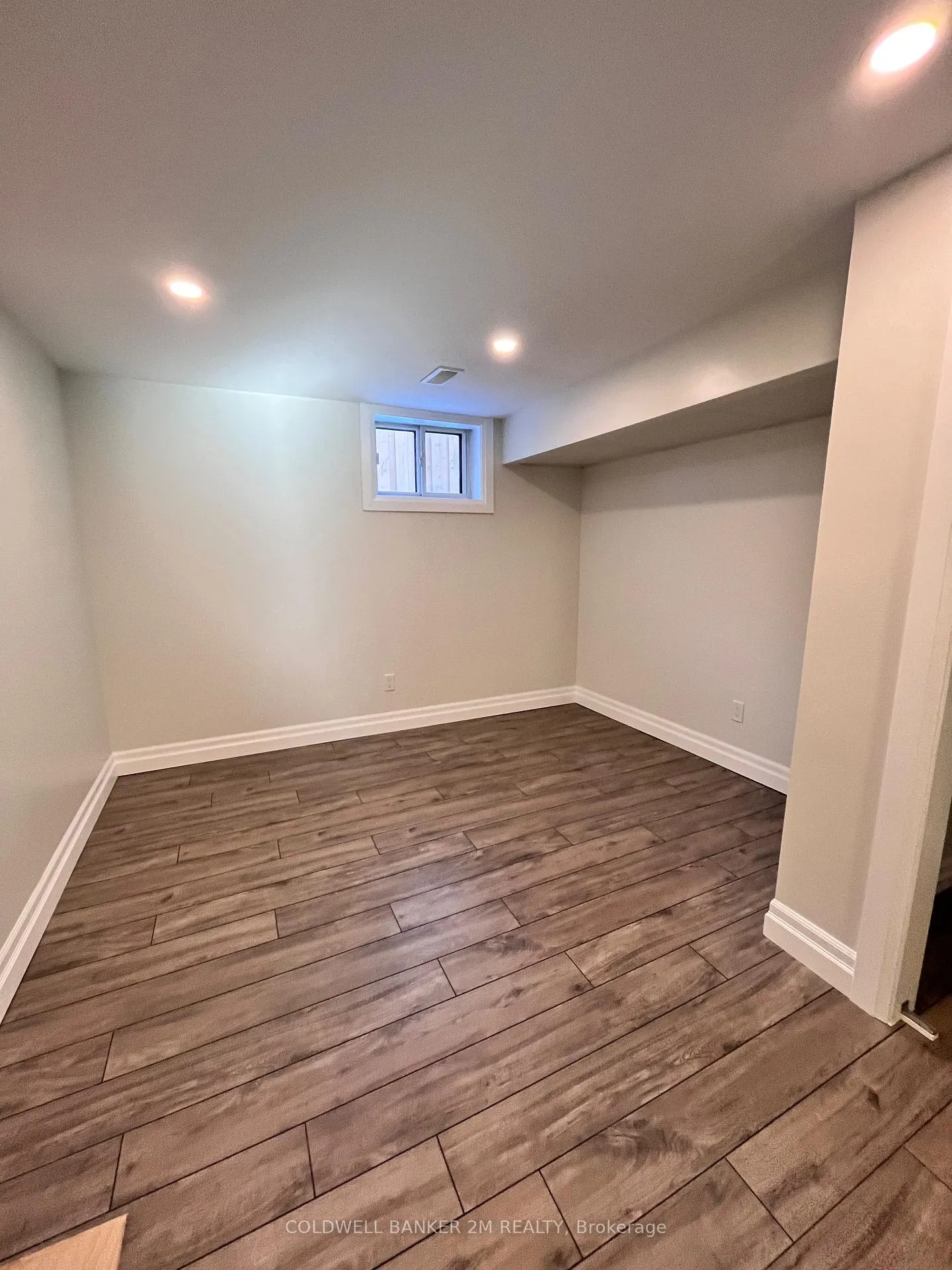 Photo 17 of 850 Sanok Drive, Pickering, West Shore — HOMEH