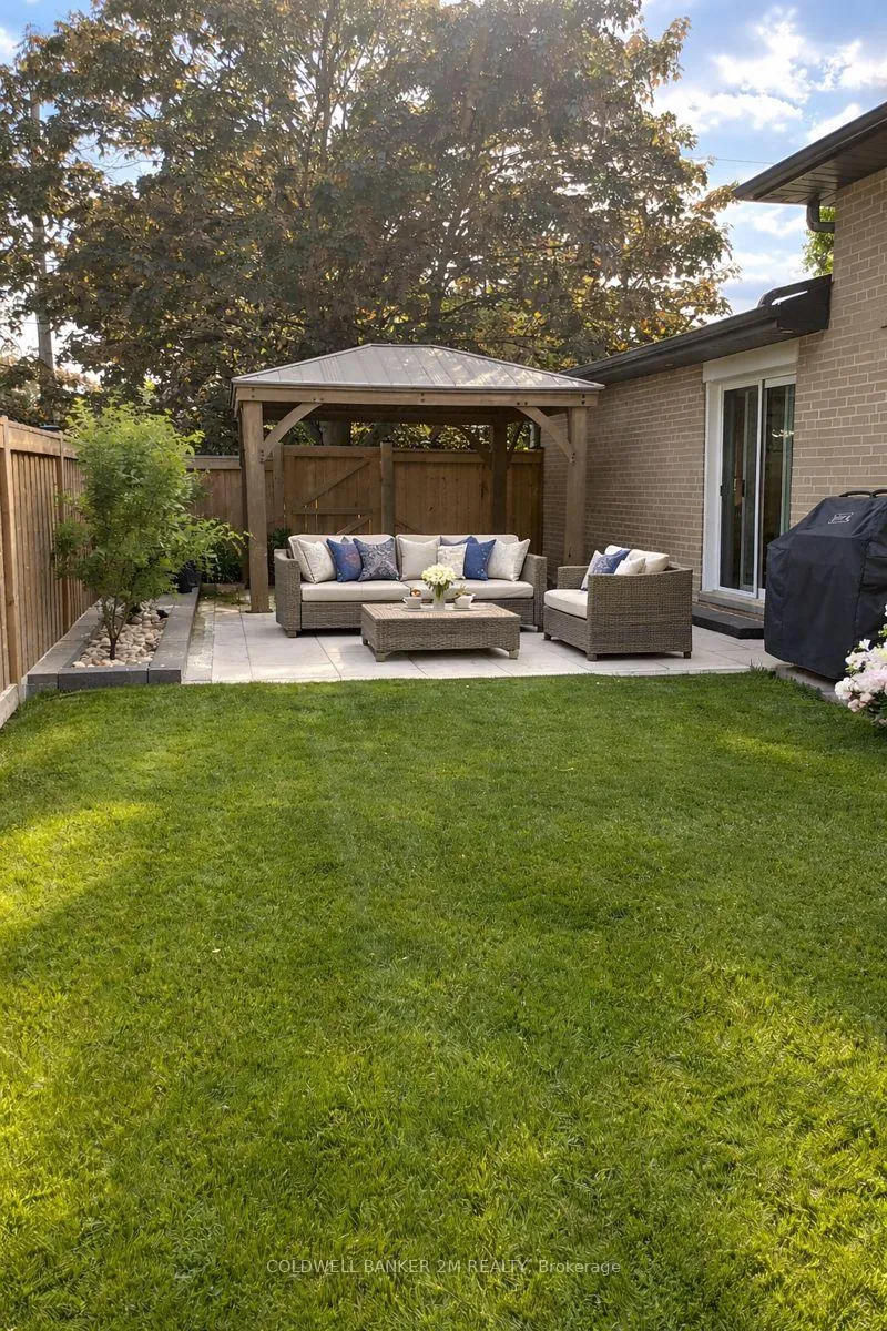 Photo 21 of 850 Sanok Drive, Pickering, West Shore — HOMEH