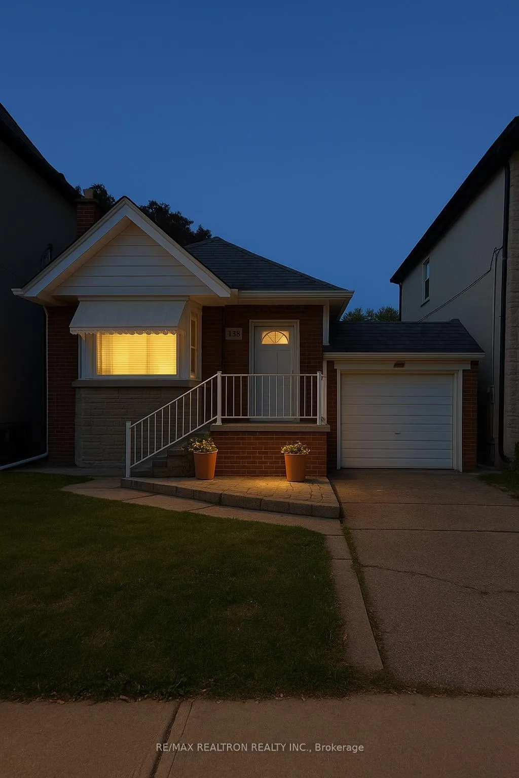 Photo 2 of 138 Glenwood Crescent, Toronto, O'Connor-Parkview — HOMEH