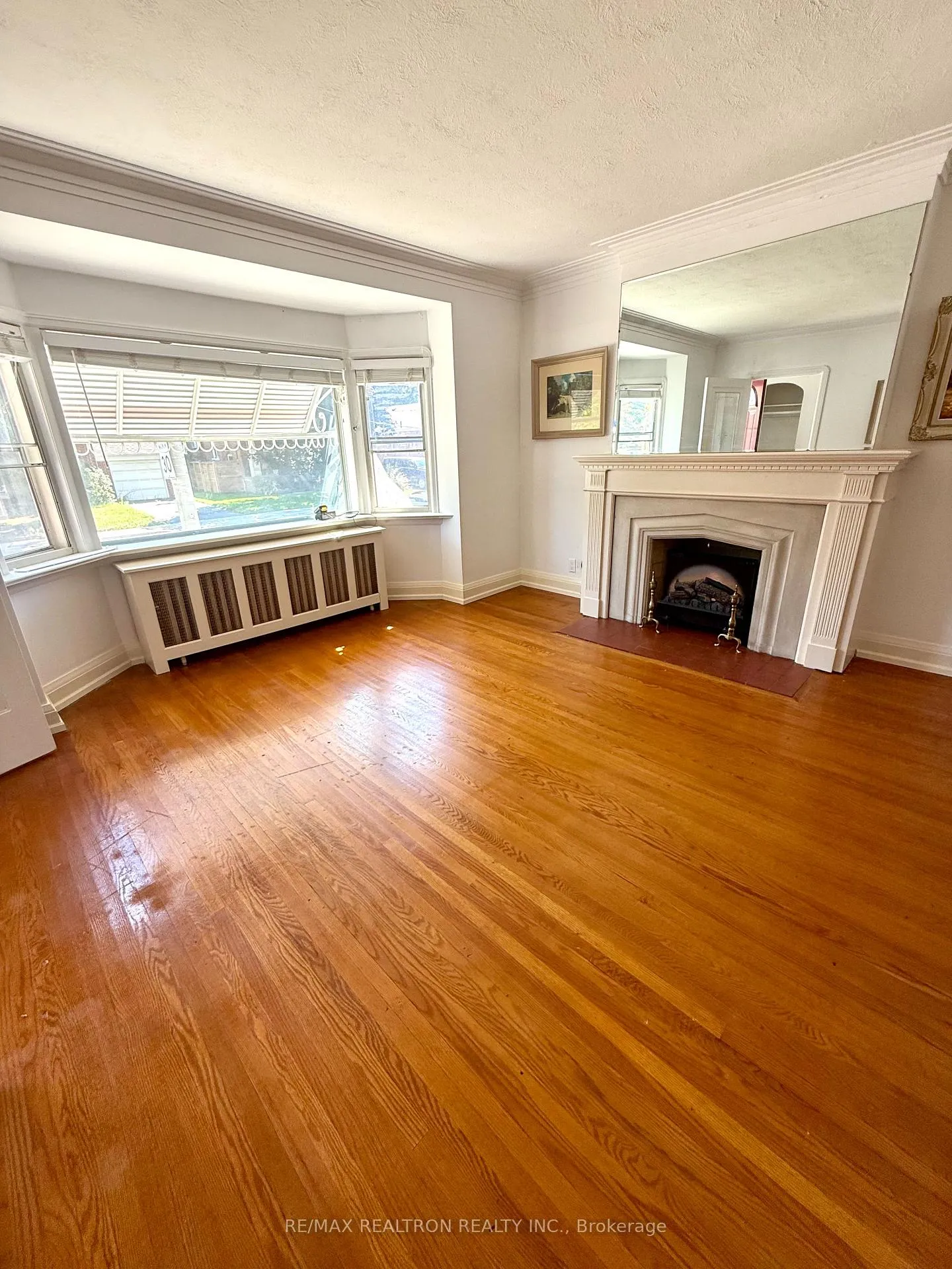 Photo 8 of 138 Glenwood Crescent, Toronto, O'Connor-Parkview — HOMEH