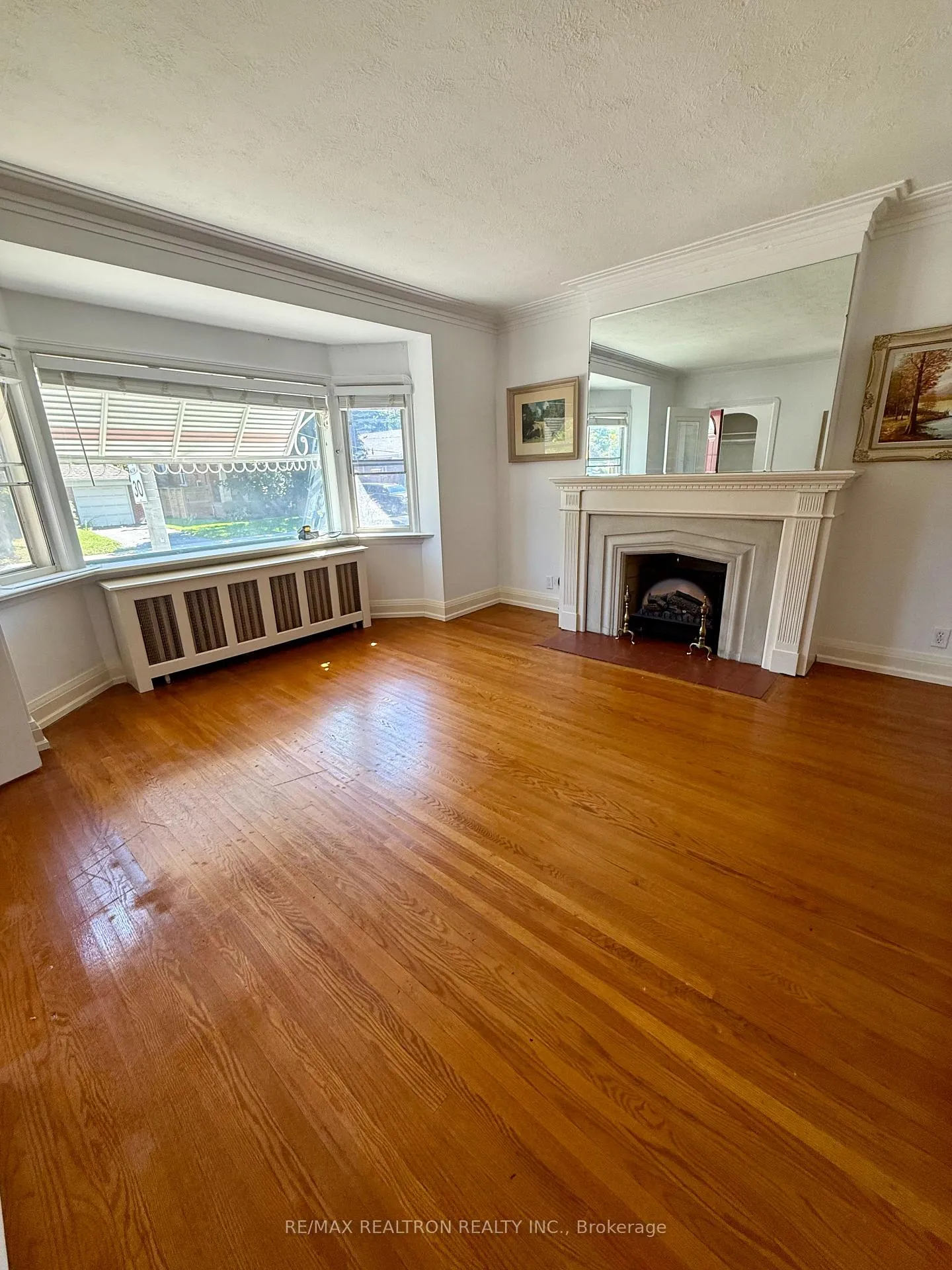 Photo 9 of 138 Glenwood Crescent, Toronto, O'Connor-Parkview — HOMEH