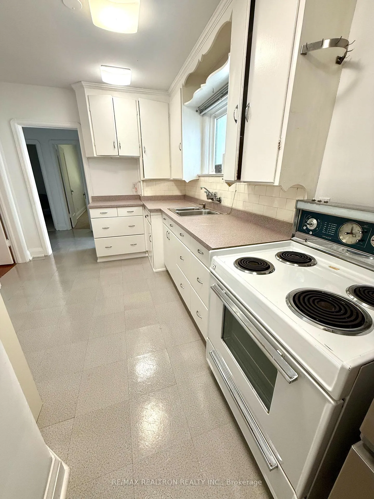 Photo 14 of 138 Glenwood Crescent, Toronto, O'Connor-Parkview — HOMEH